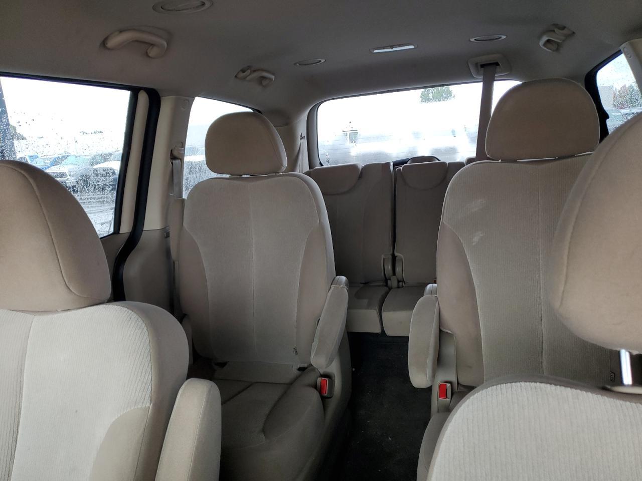 2012 KIA SEDONA
