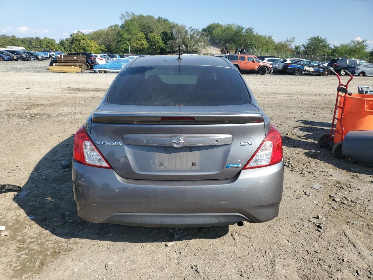 2016 NISSAN VERSA