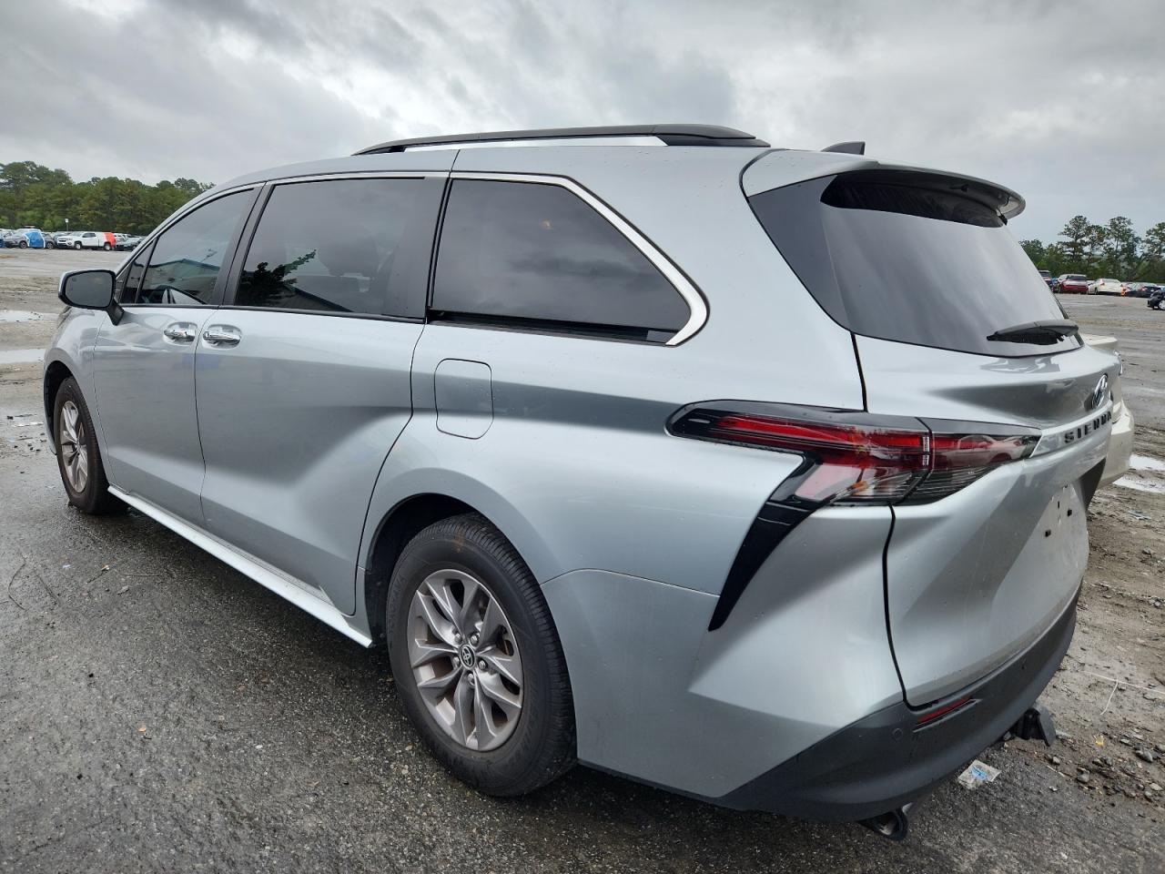 2024 TOYOTA SIENNA