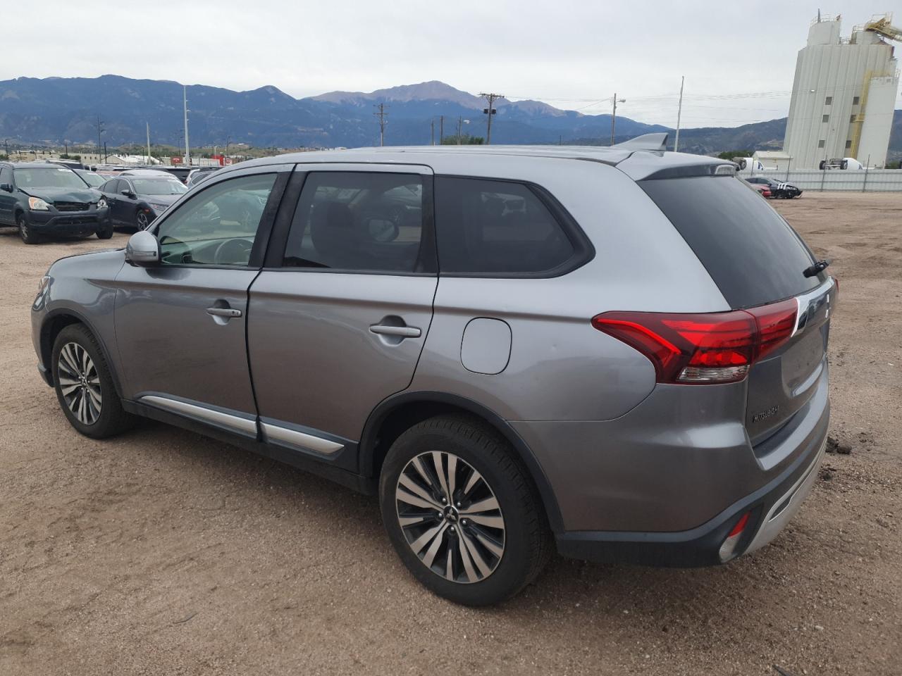 2019 MITSUBISHI outlander