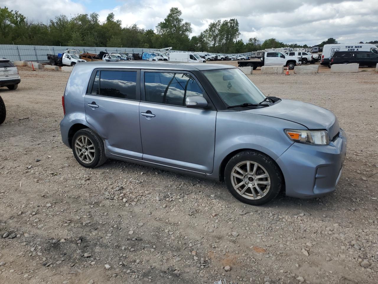 2011 TOYOTA SCION