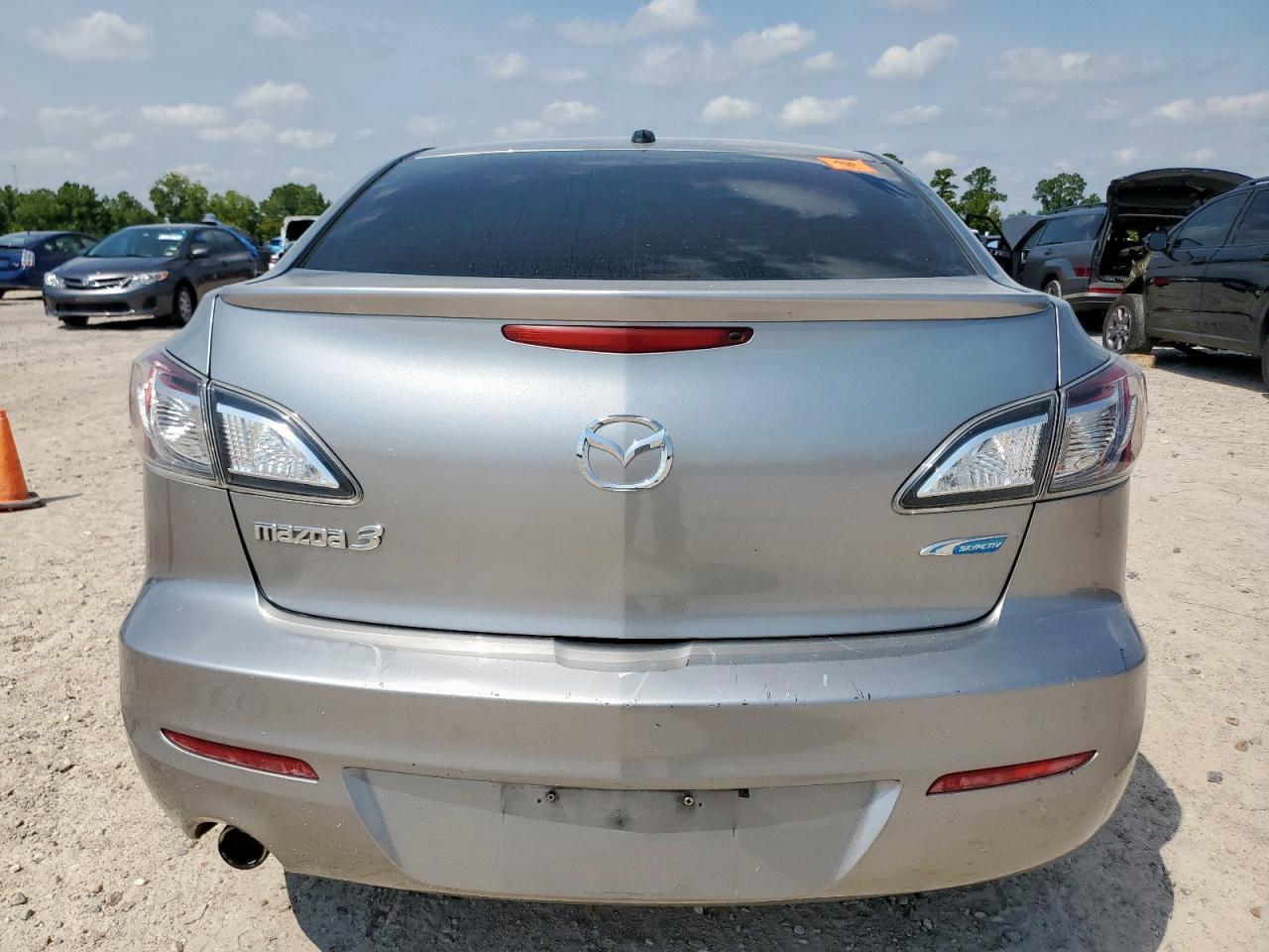 2013 MAZDA 3