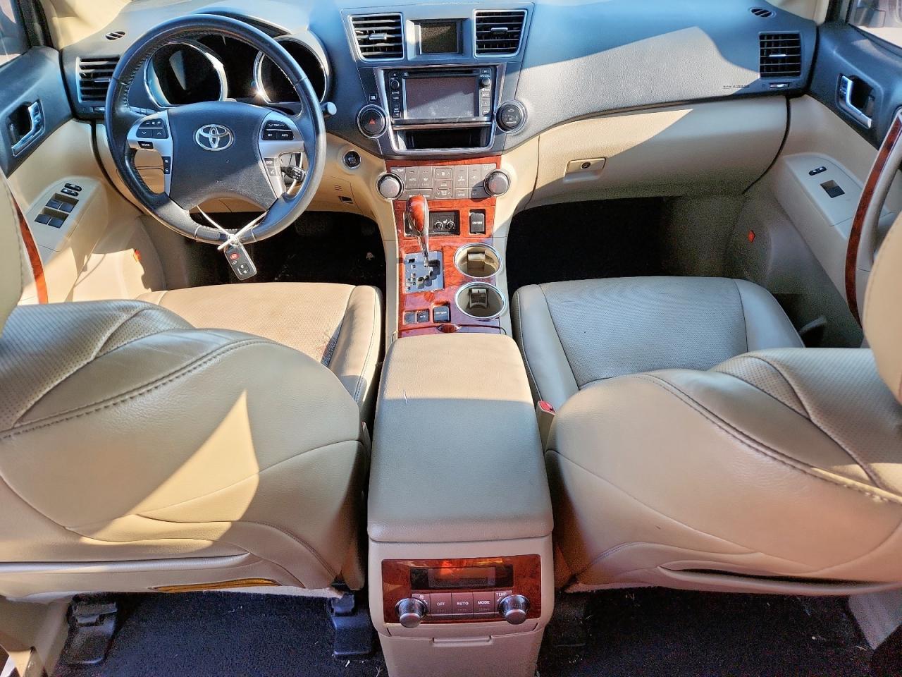 2013 TOYOTA HIGHLANDER