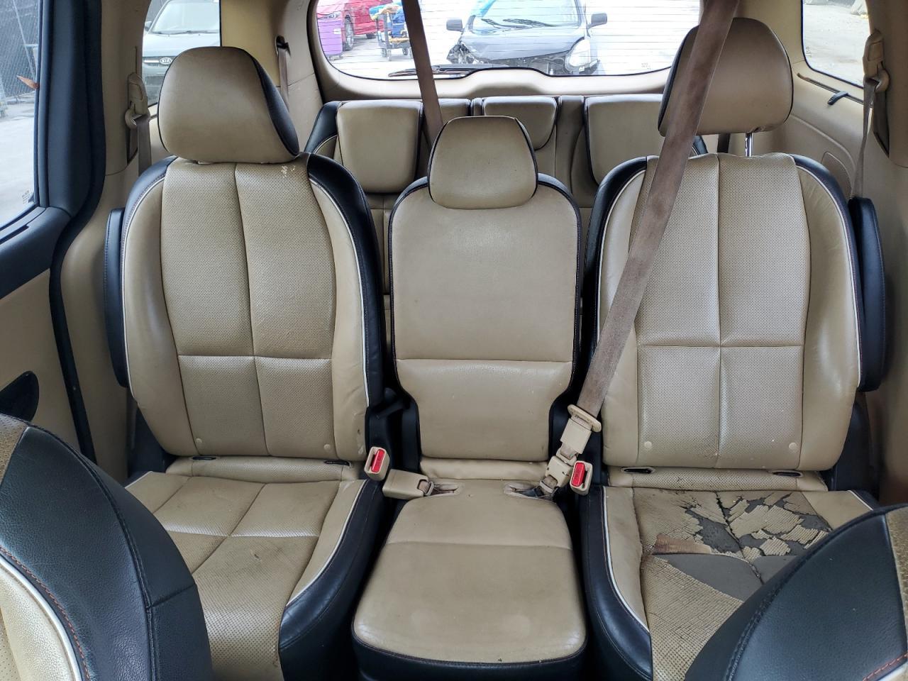 2015 KIA SEDONA