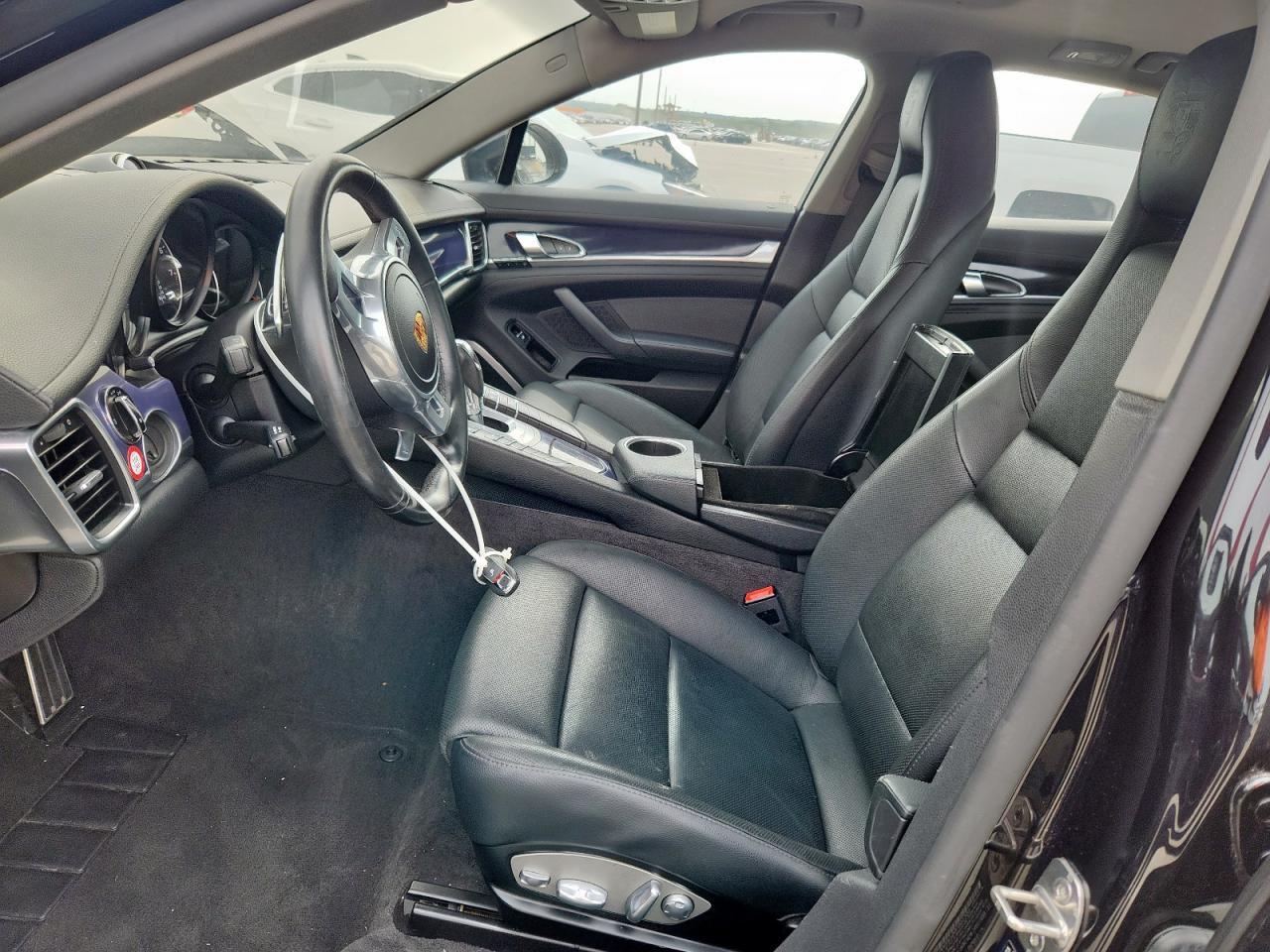 2016 PORSCHE Panamera