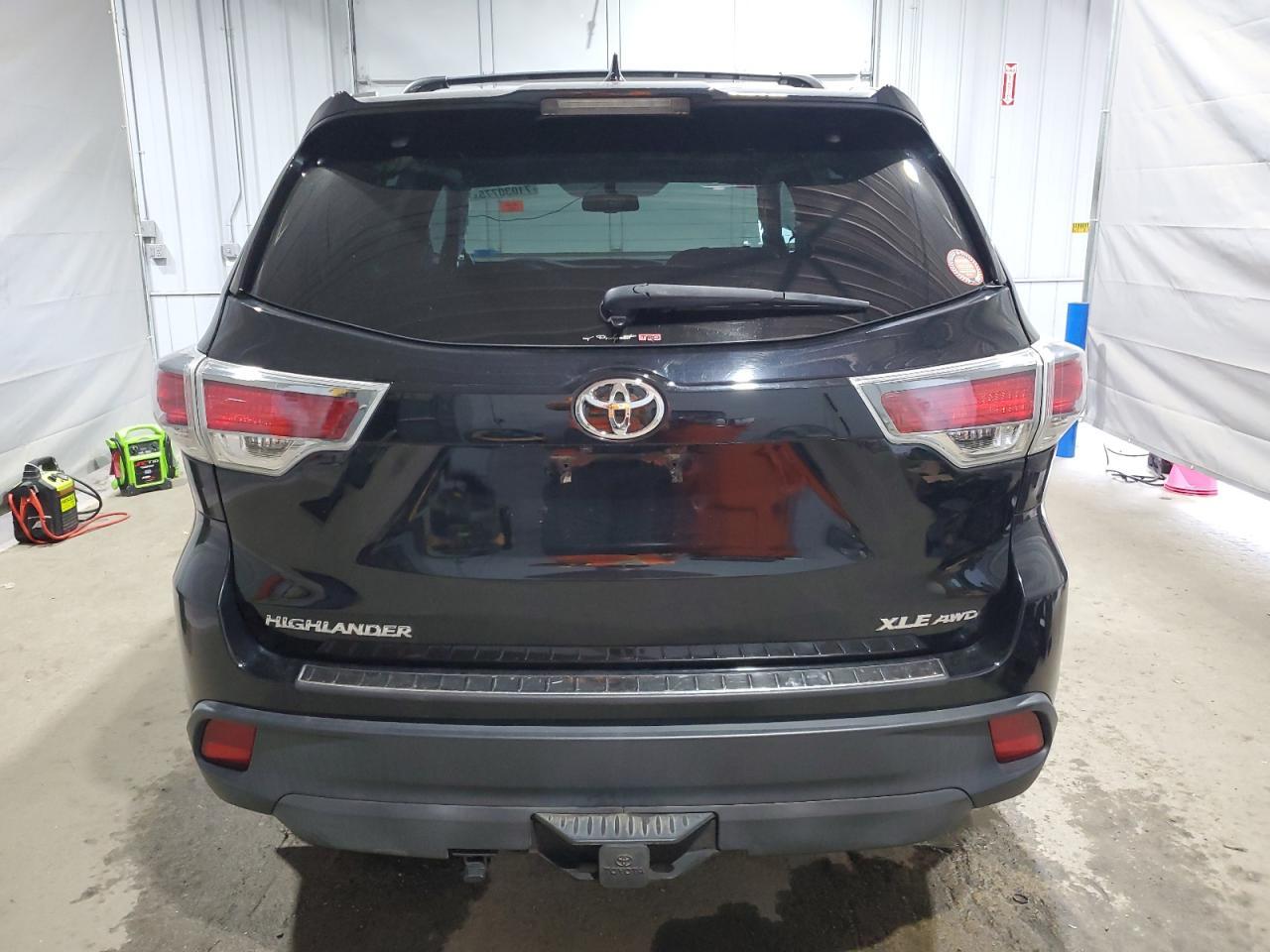 2015 TOYOTA HIGHLANDER