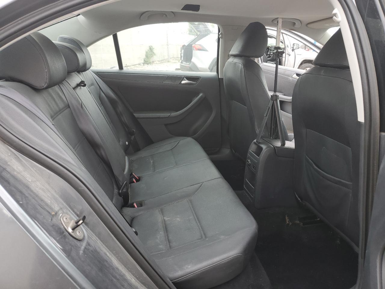 2011 VOLKSWAGEN JETTA