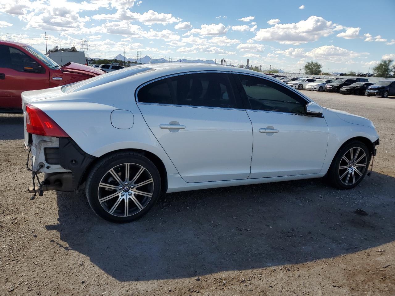 2017 VOLVO S60