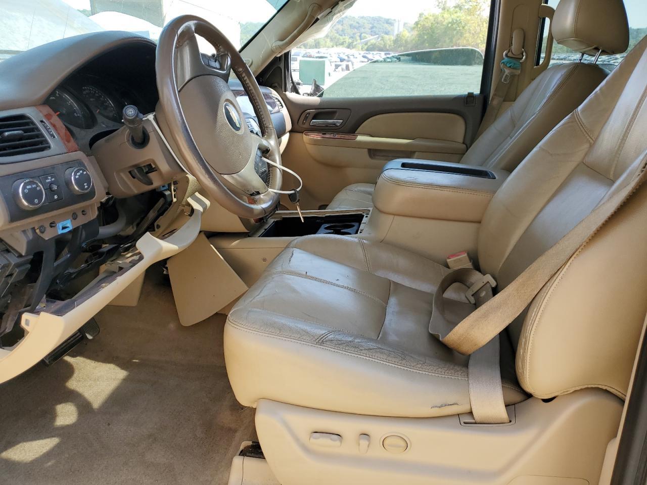 2011 CHEVROLET Suburban
