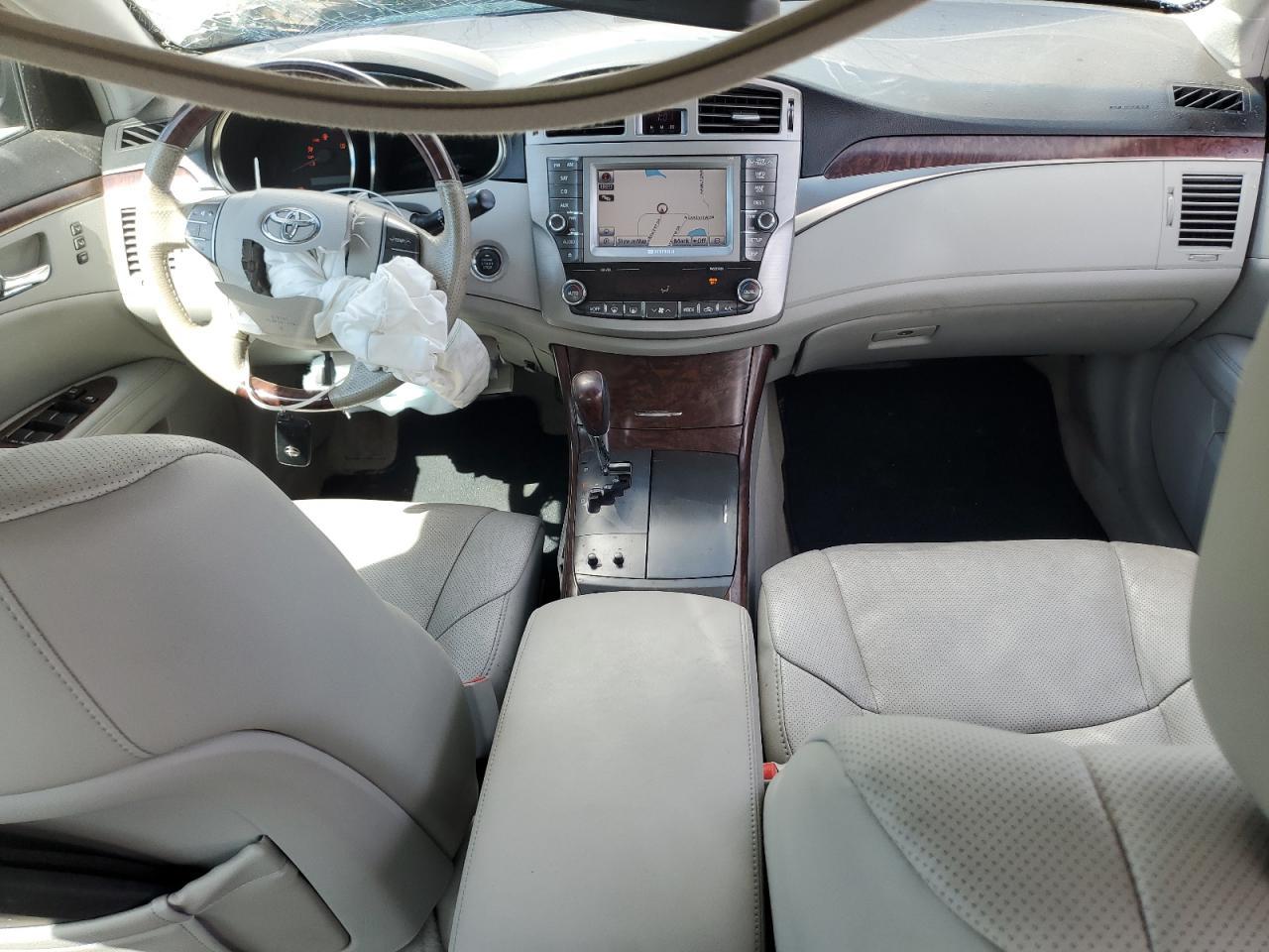 2011 TOYOTA Avalon