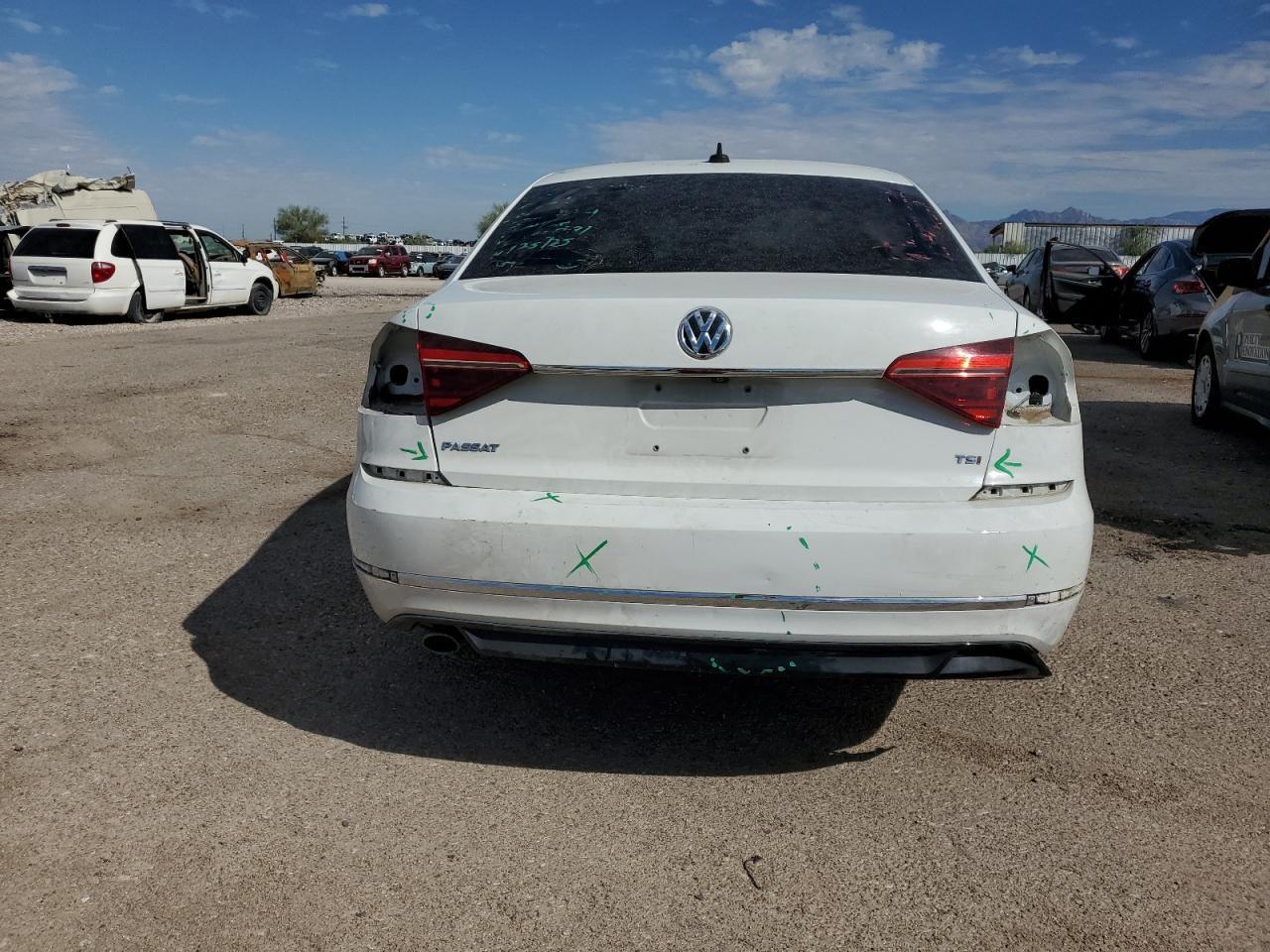 2017 VOLKSWAGEN Passat