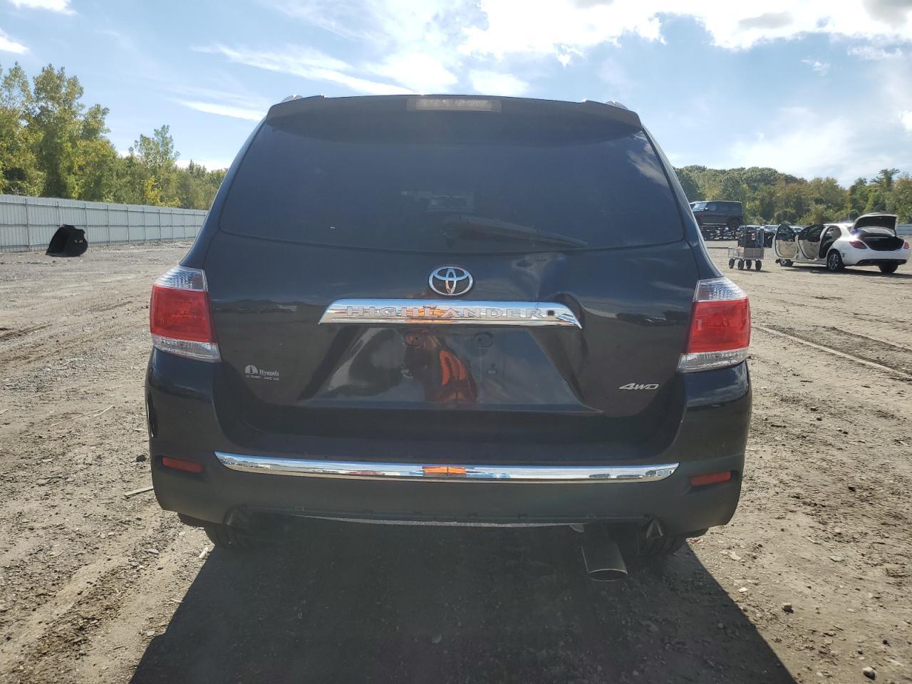 2012 TOYOTA HIGHLANDER