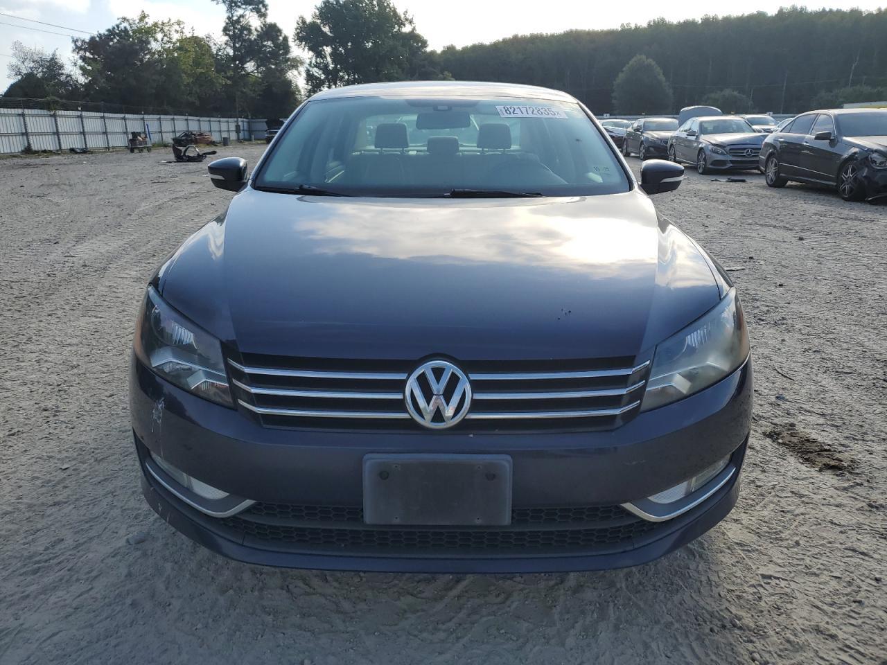 2015 VOLKSWAGEN Passat