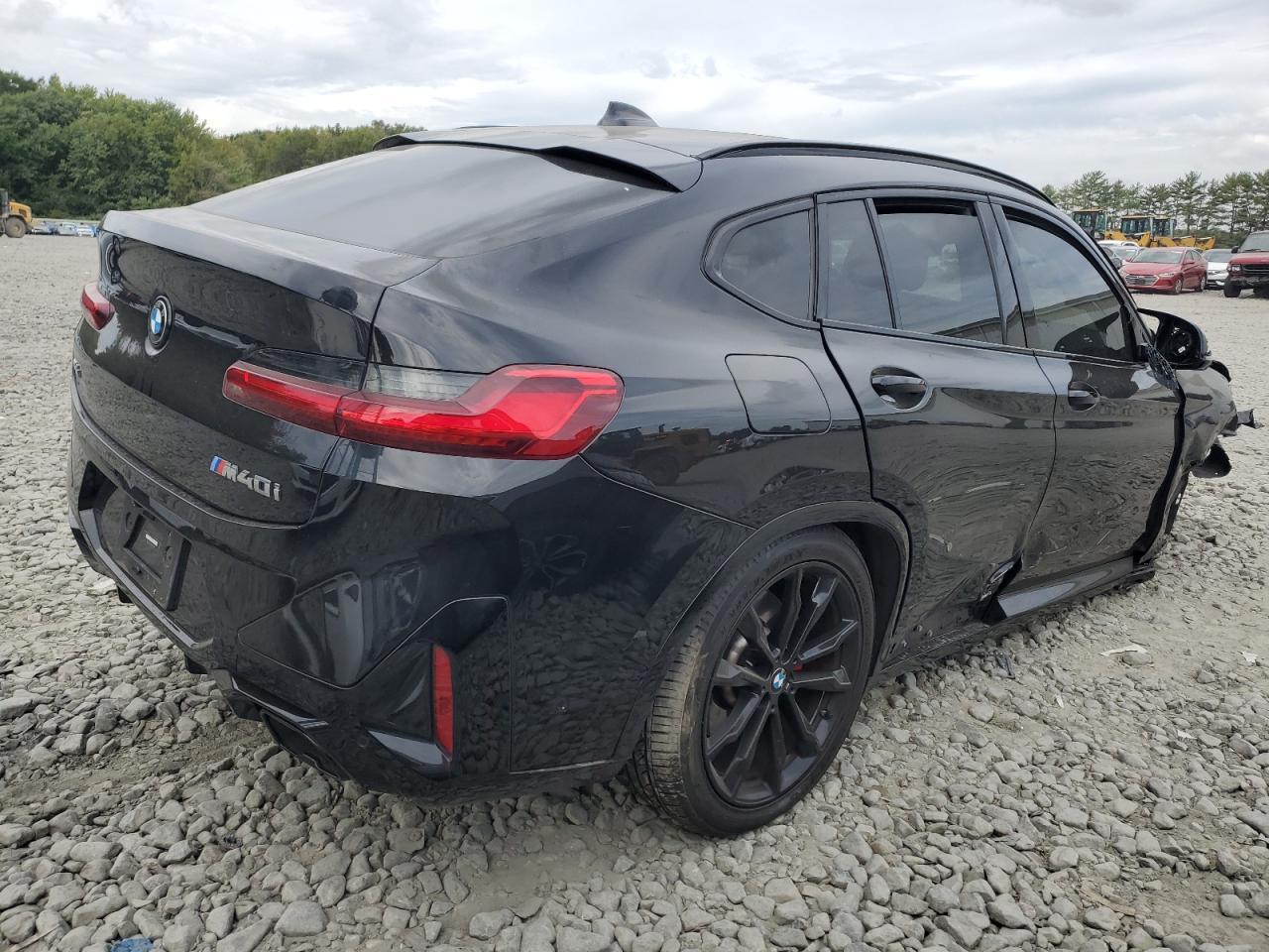 2023 BMW X4