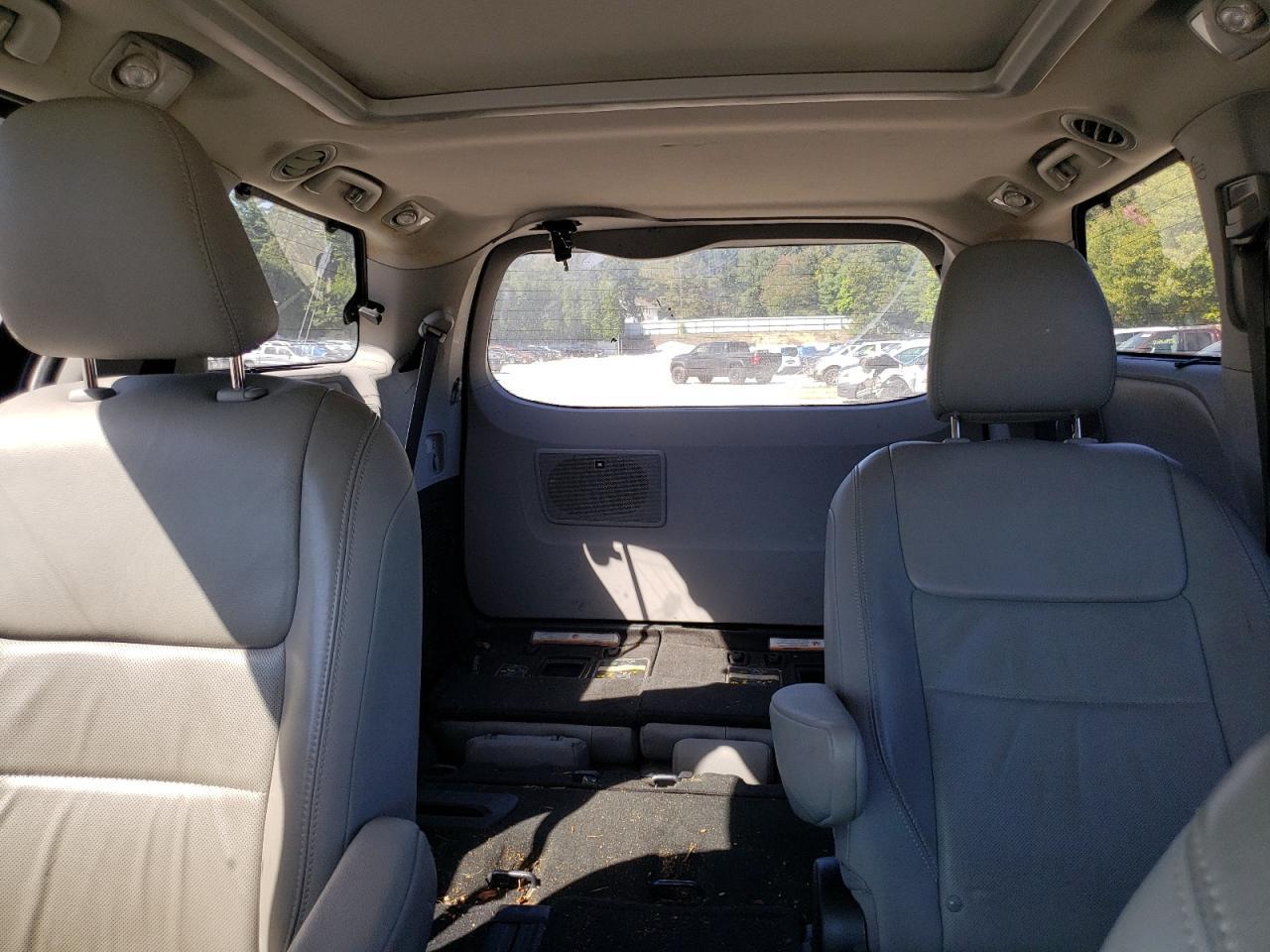 2016 TOYOTA SIENNA
