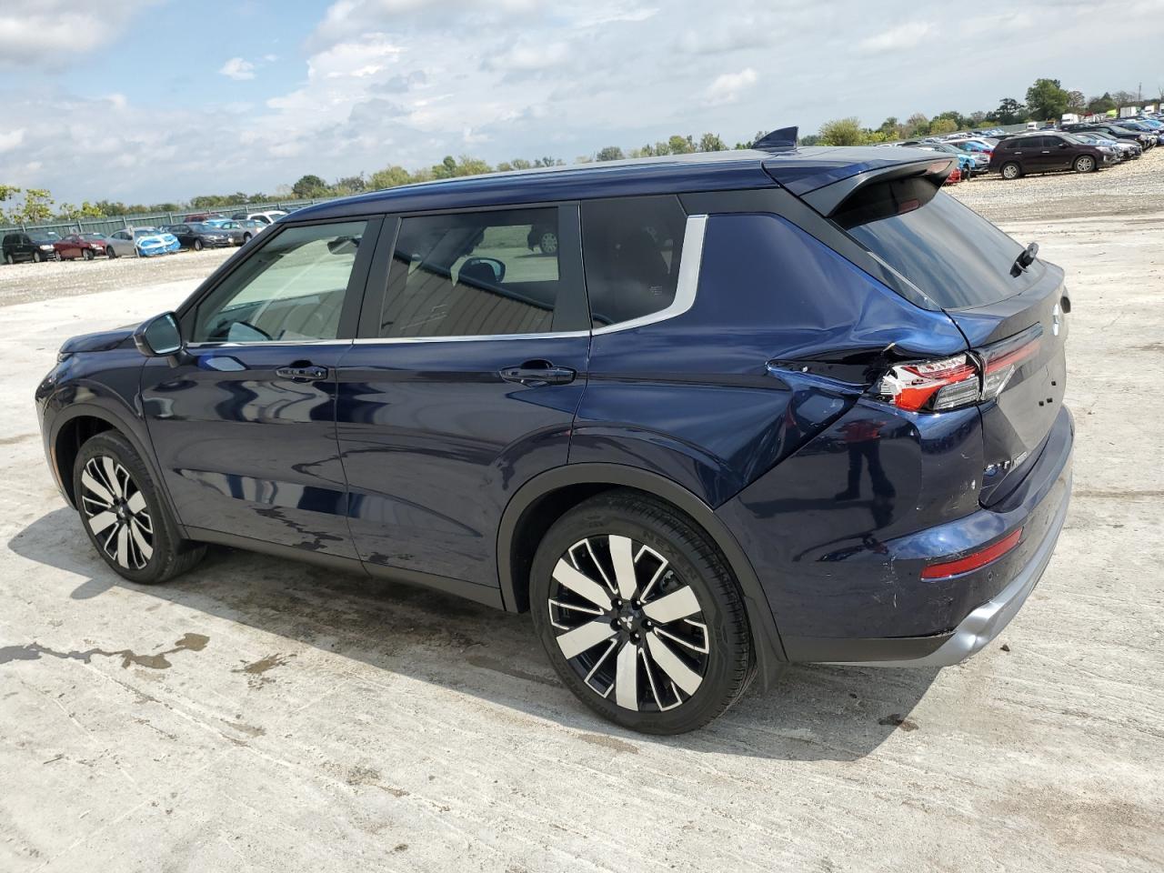 2025 MITSUBISHI outlander
