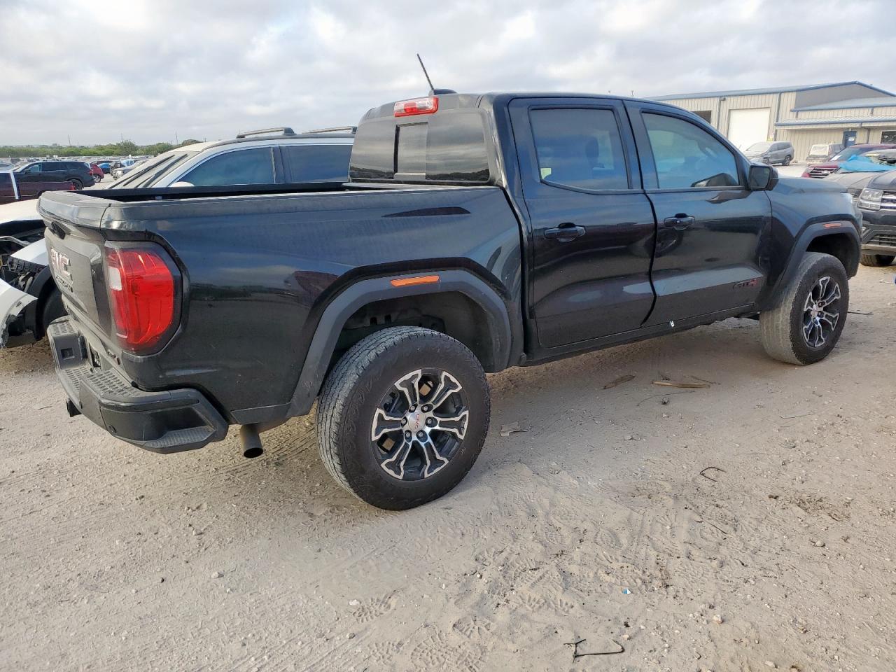 2024 GMC CANYON