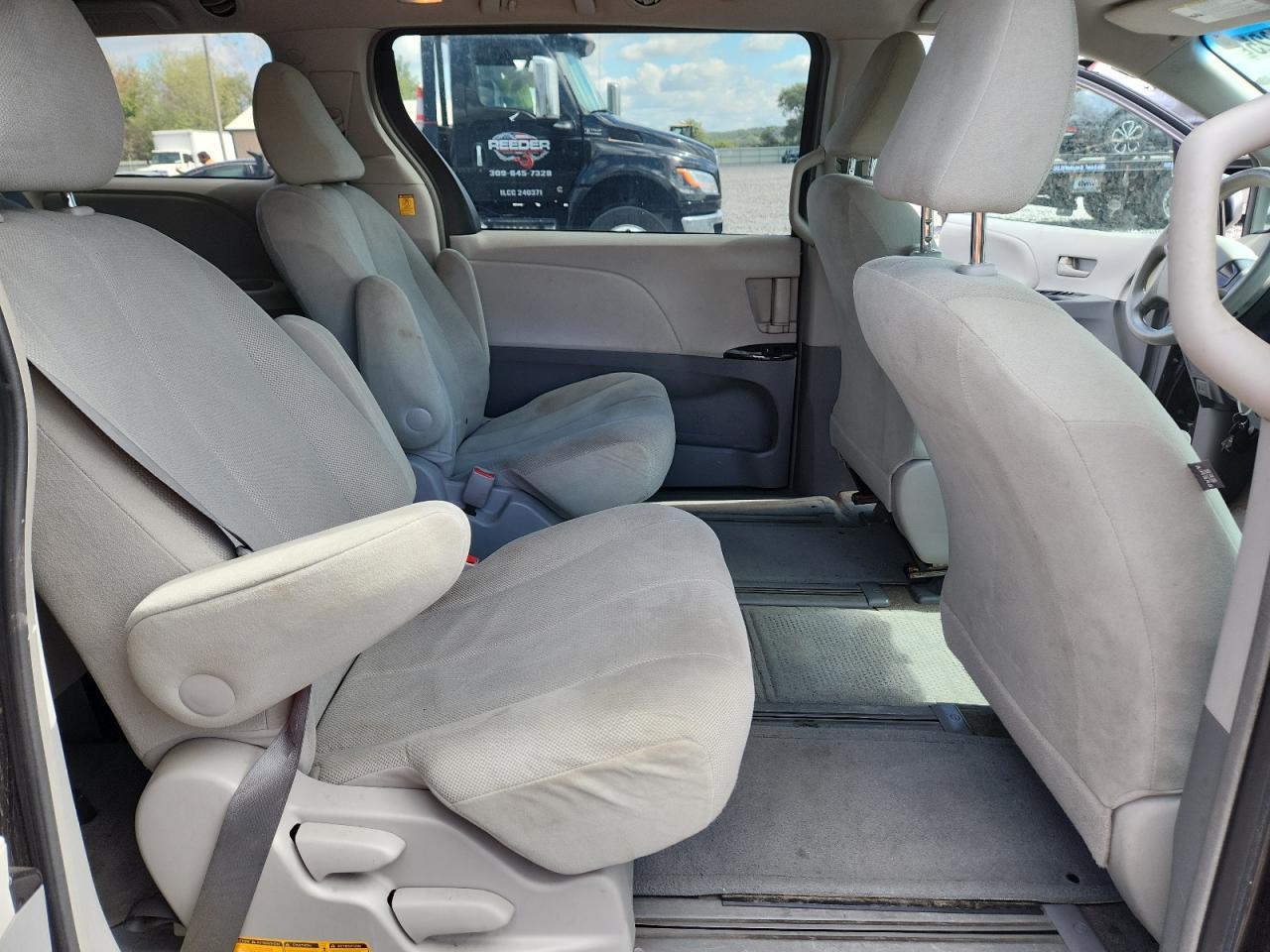2012 TOYOTA SIENNA