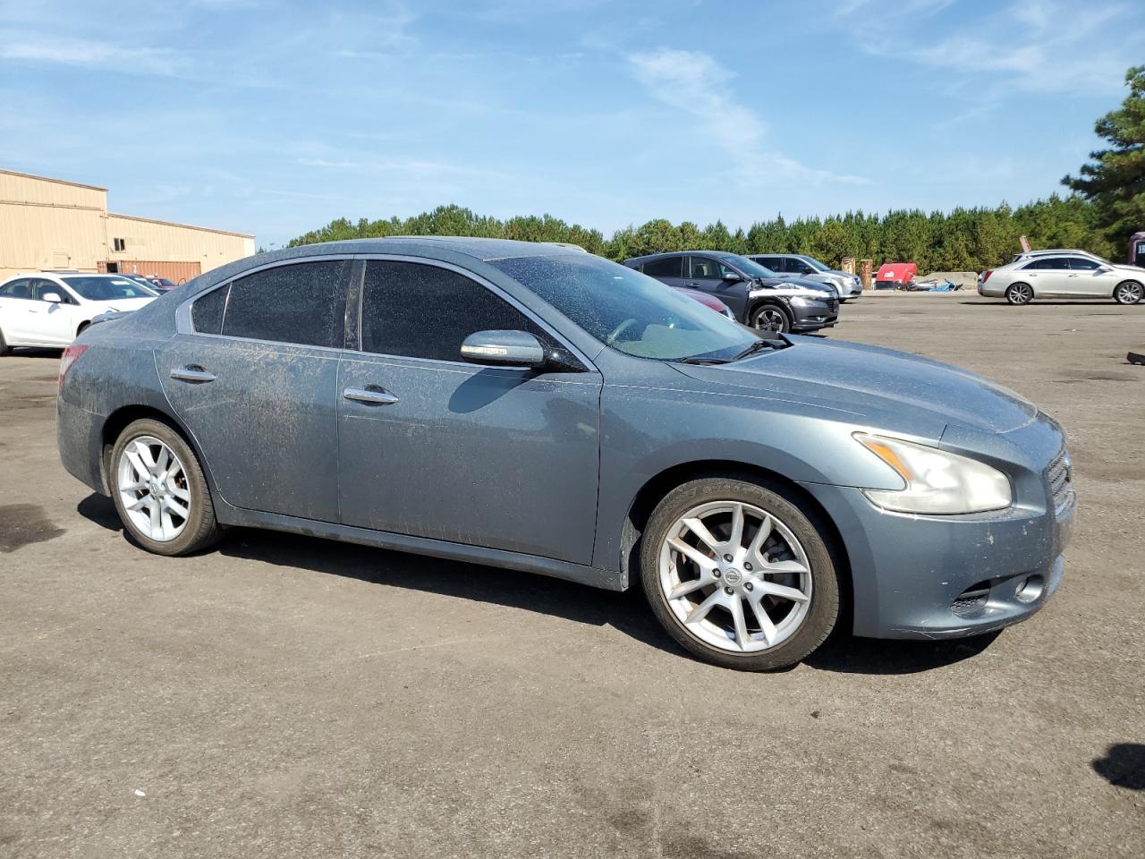 2009 NISSAN Maxima