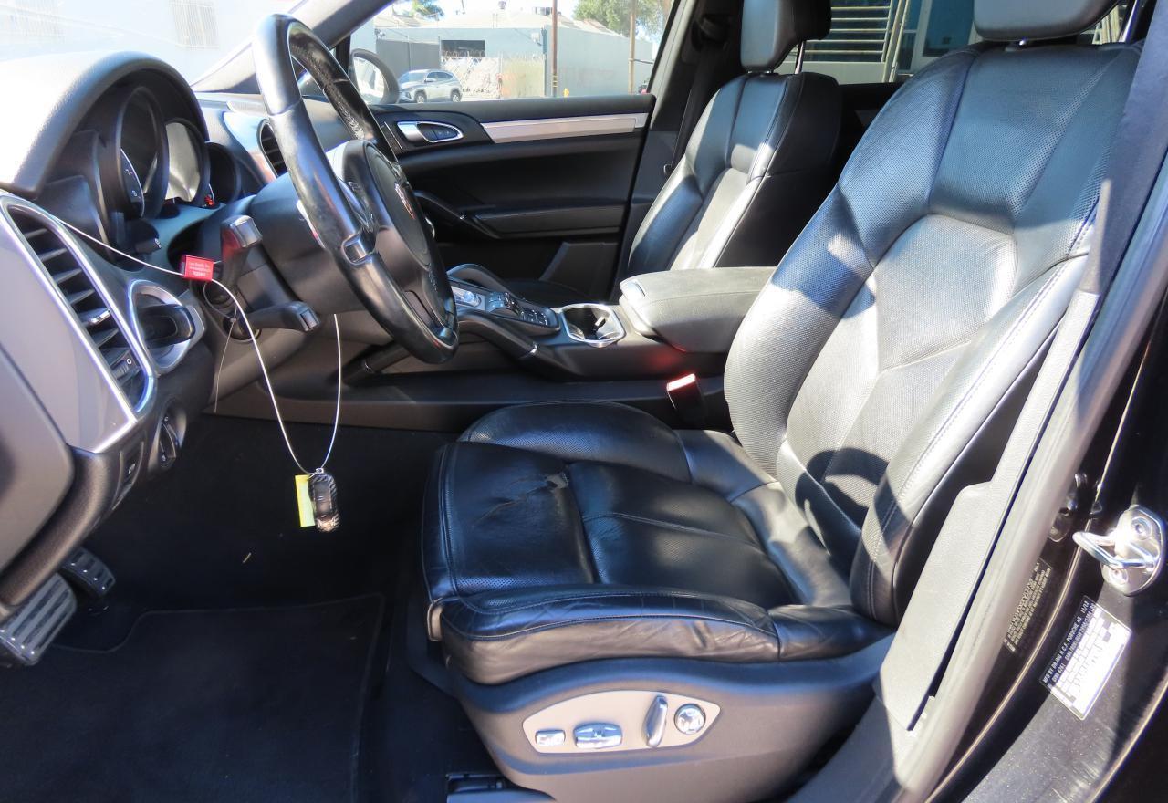 2013 PORSCHE CAYENNE