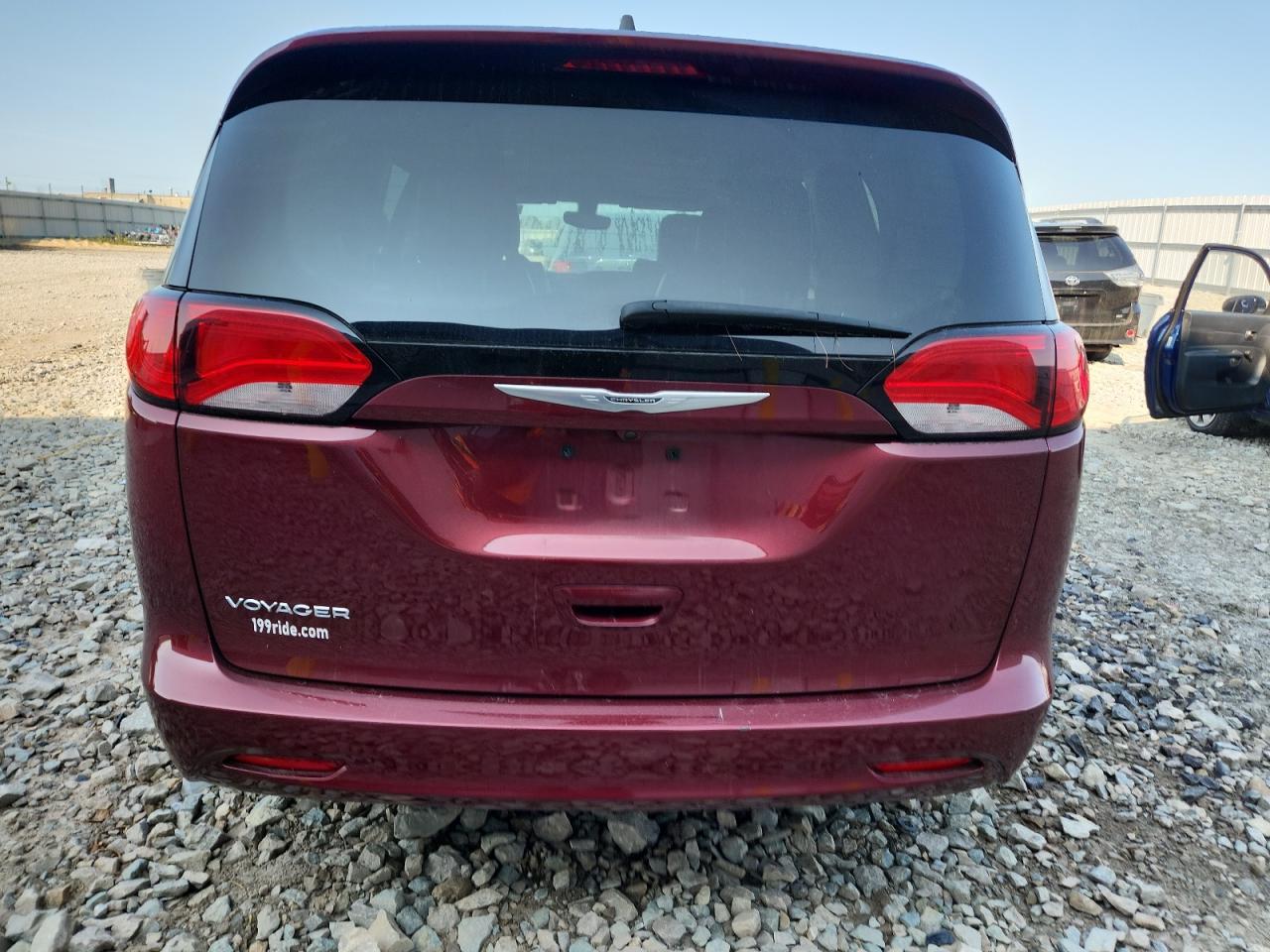 2021 CHRYSLER Voyager