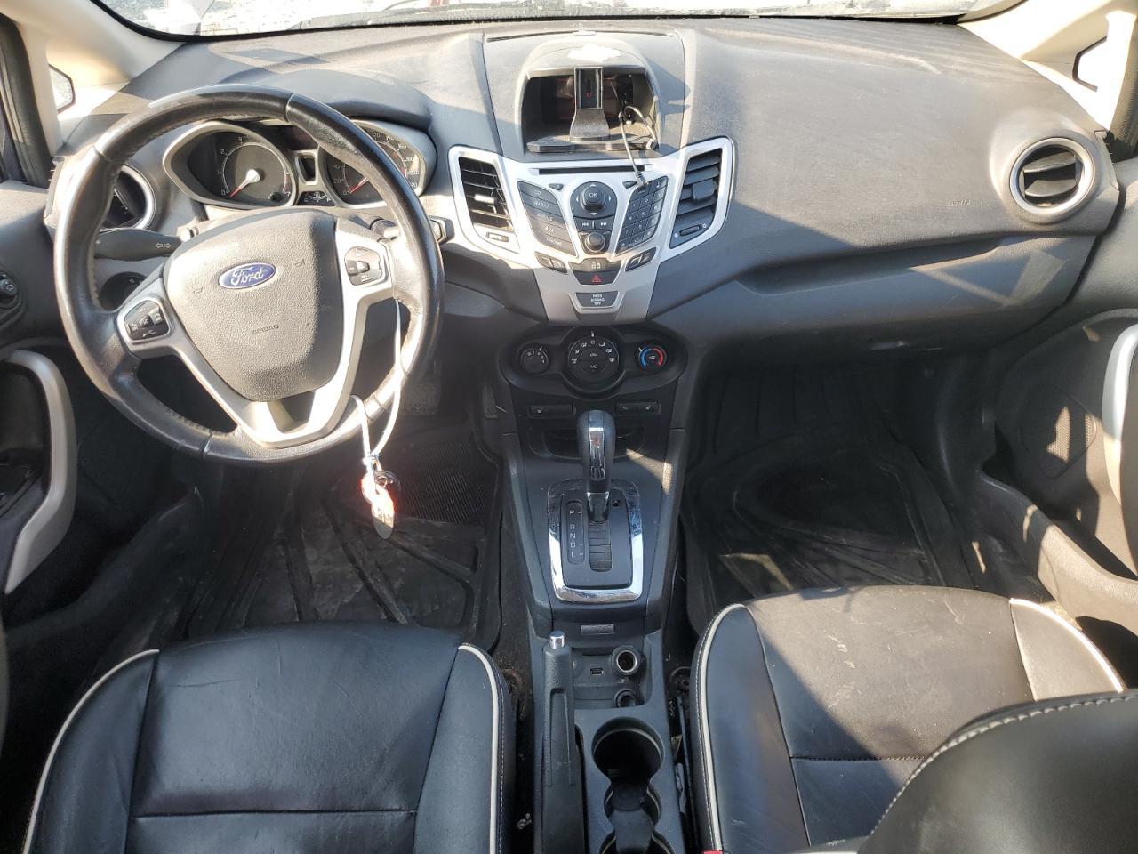 2013 FORD Fiesta