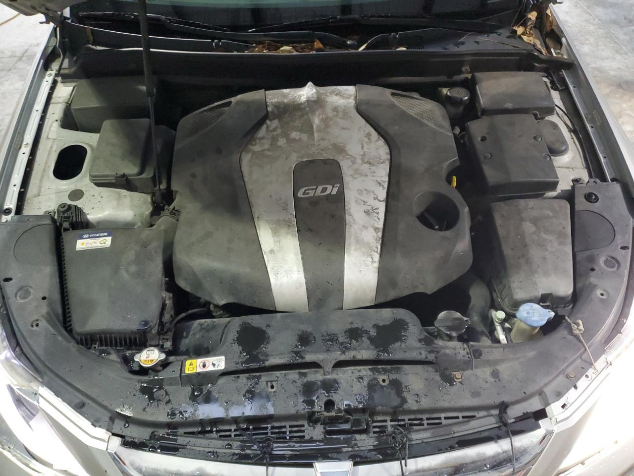 2013 HYUNDAI GENESIS