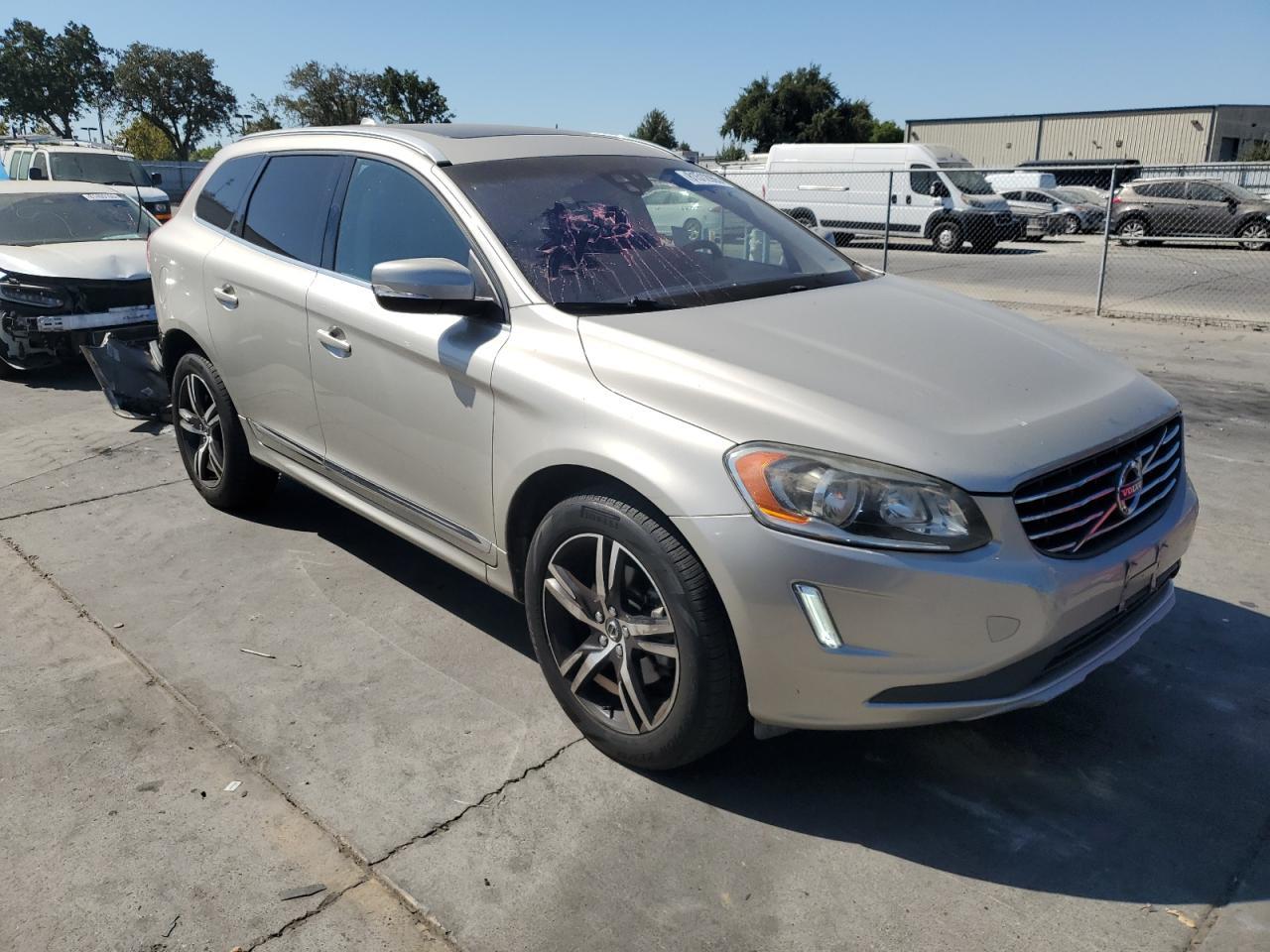 2017 VOLVO XC60