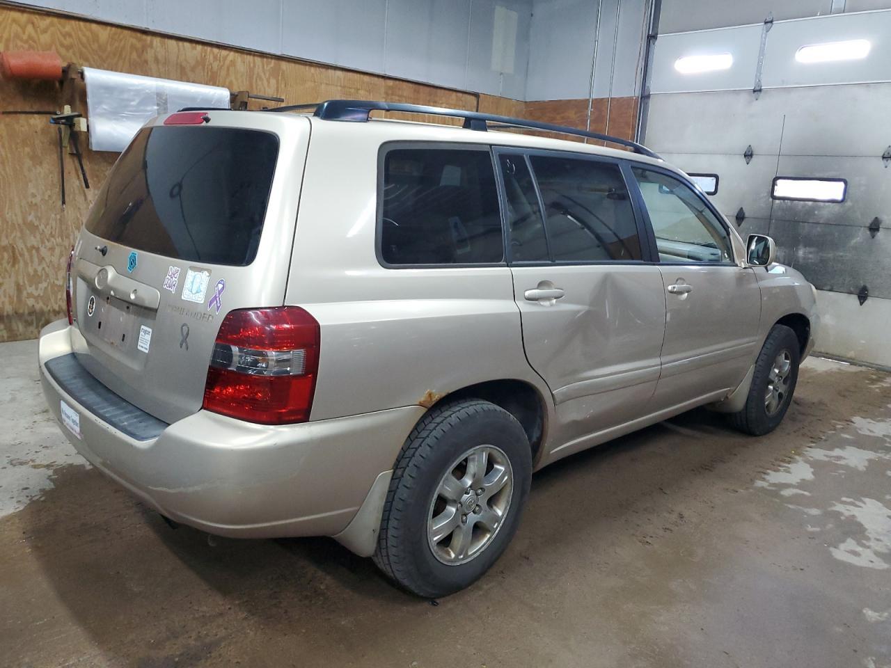 2004 TOYOTA HIGHLANDER