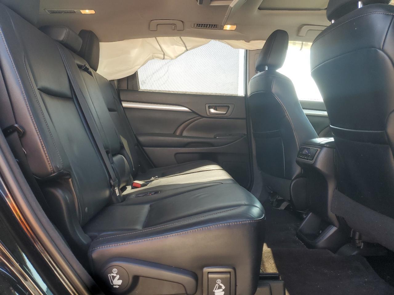 2015 TOYOTA HIGHLANDER