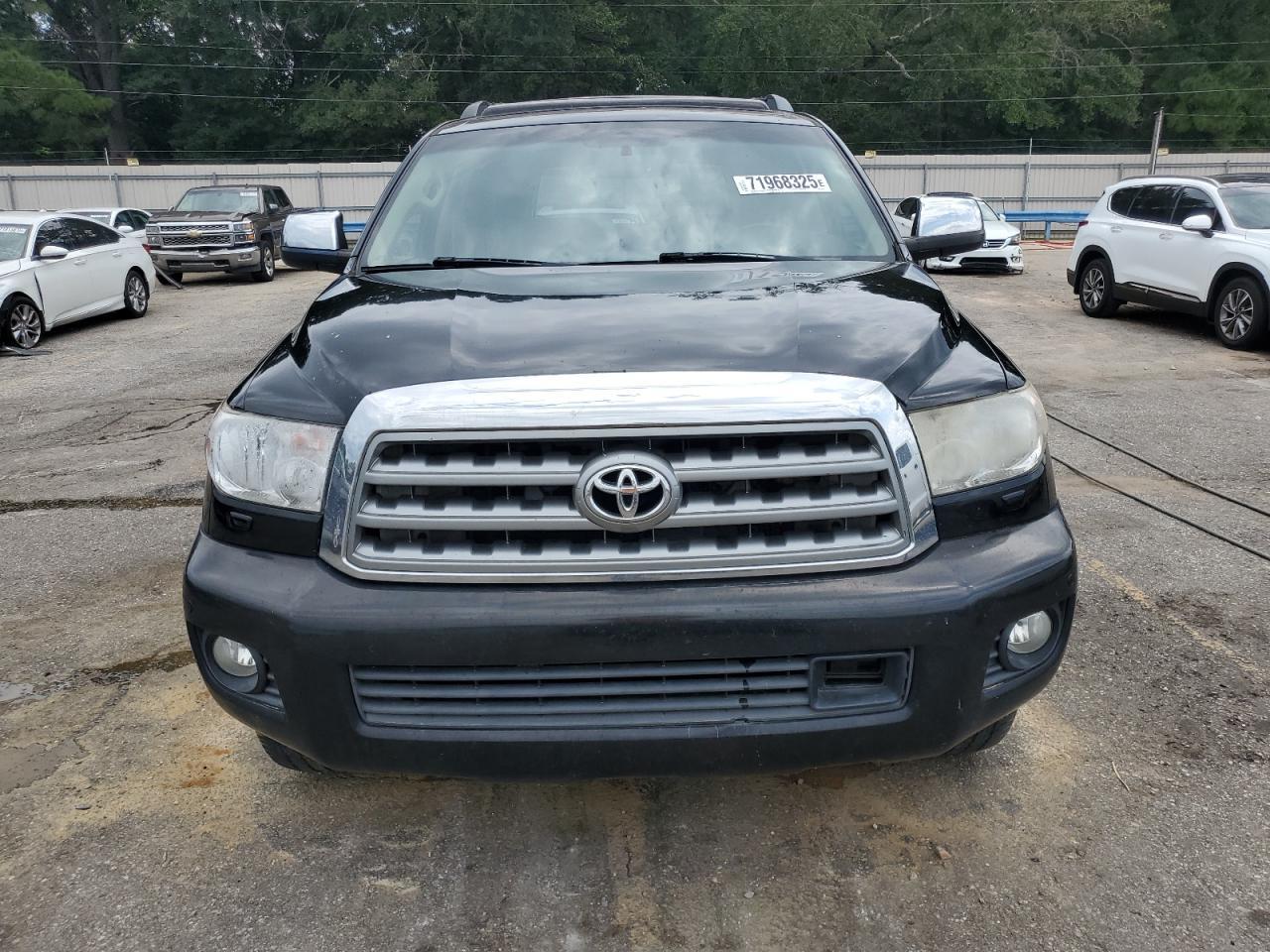 2011 TOYOTA Sequoia