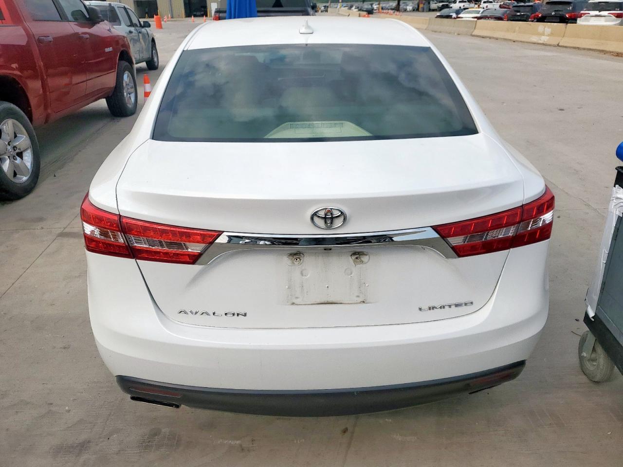 2014 TOYOTA Avalon