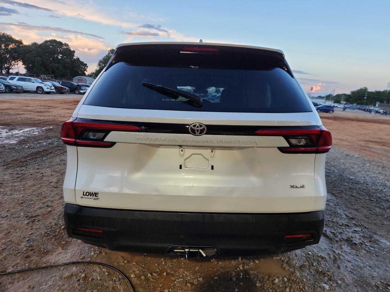 2024 TOYOTA HIGHLANDER