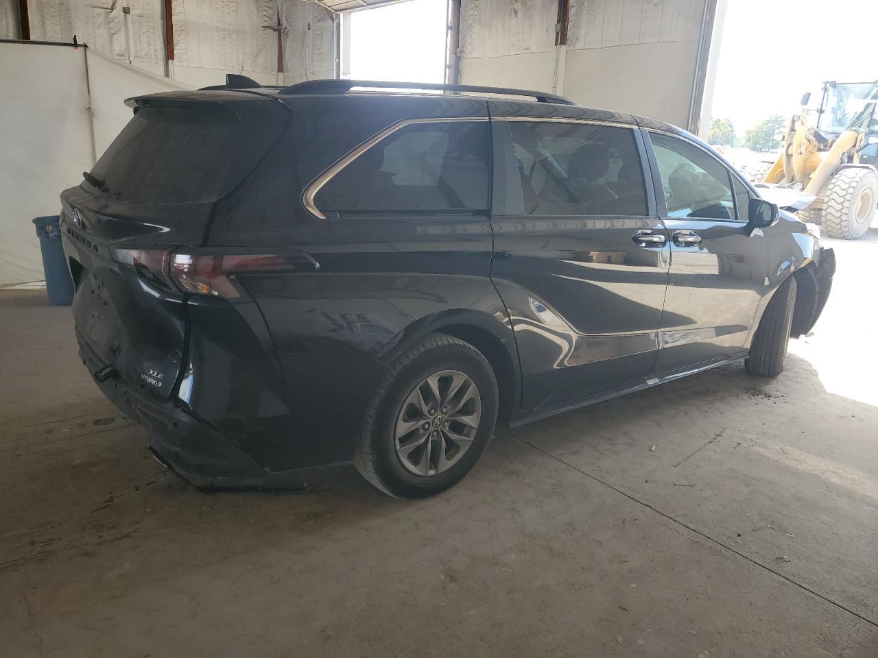 2023 TOYOTA SIENNA