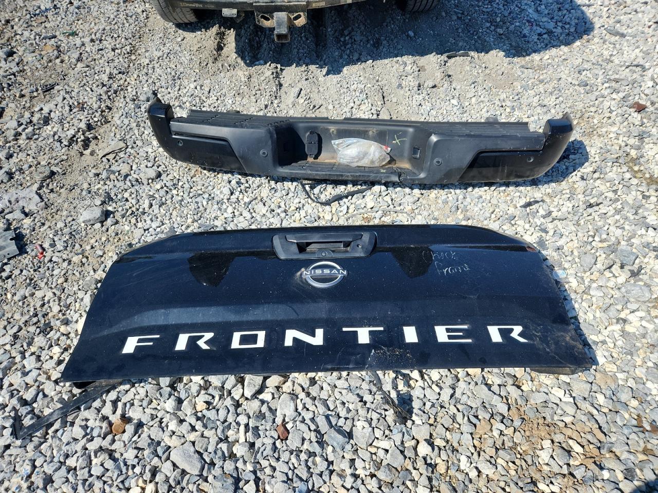 2022 NISSAN Frontier