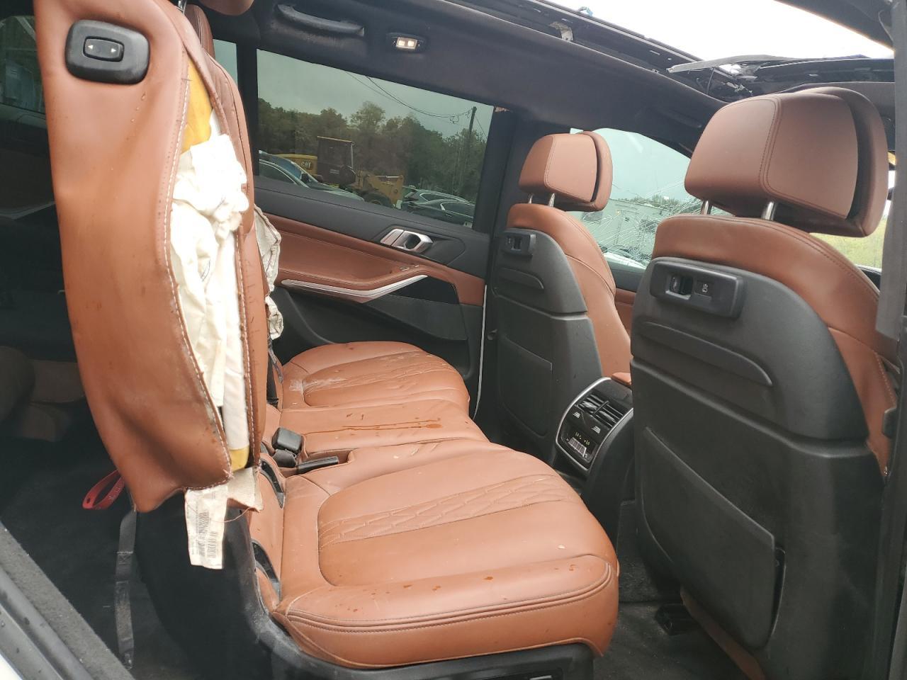 2022 BMW X7