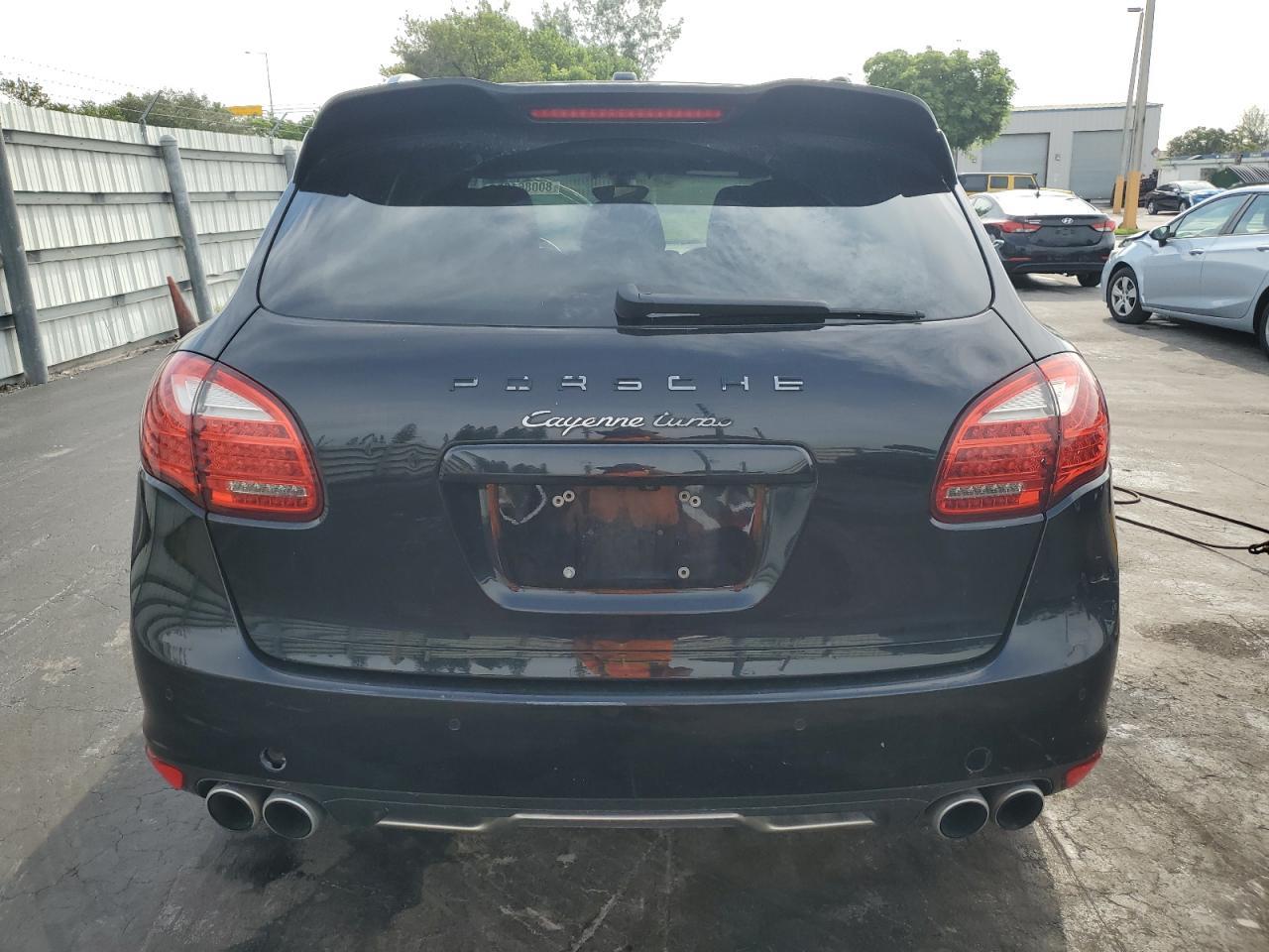 2012 PORSCHE CAYENNE