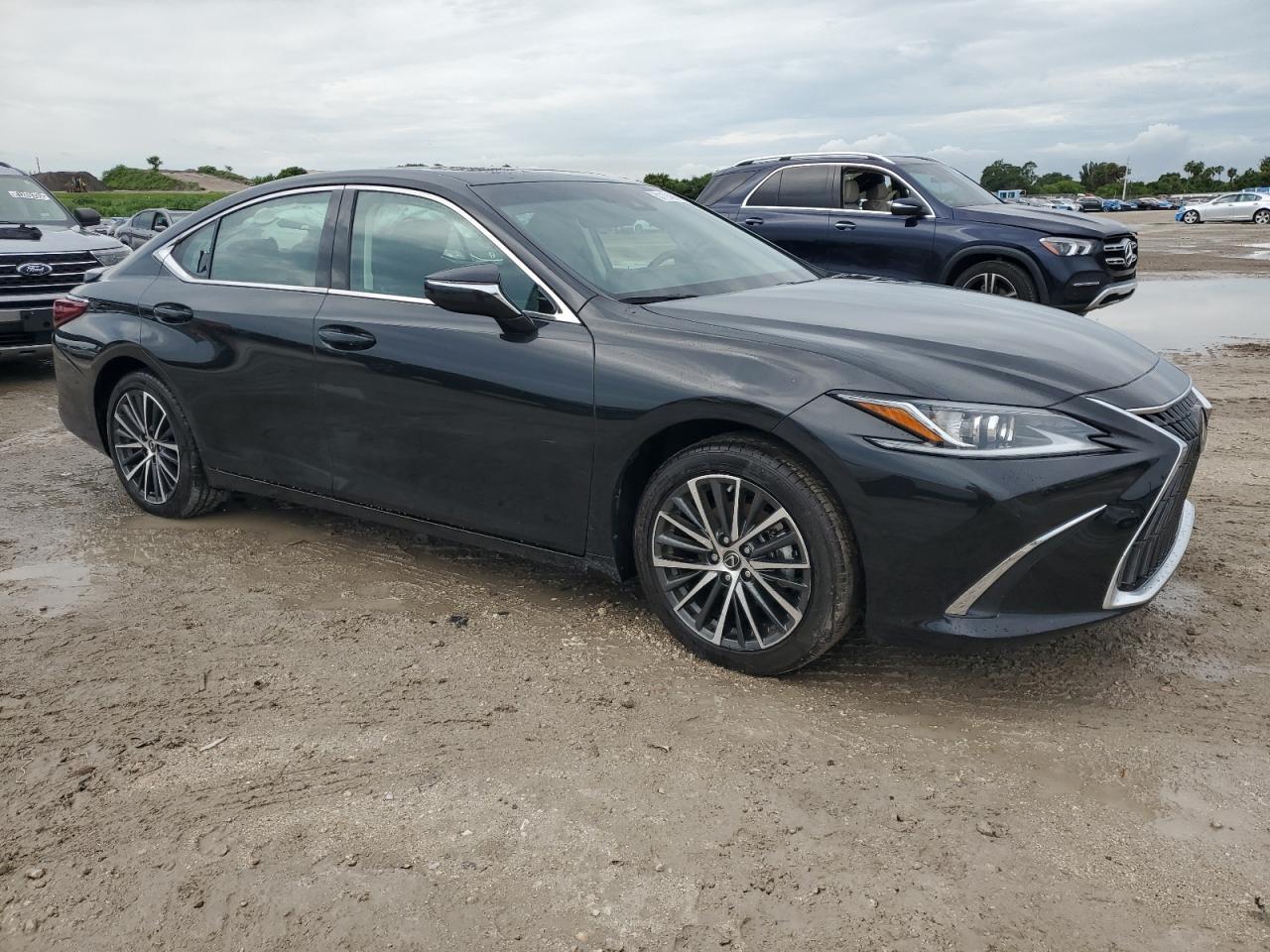2025 LEXUS Es
