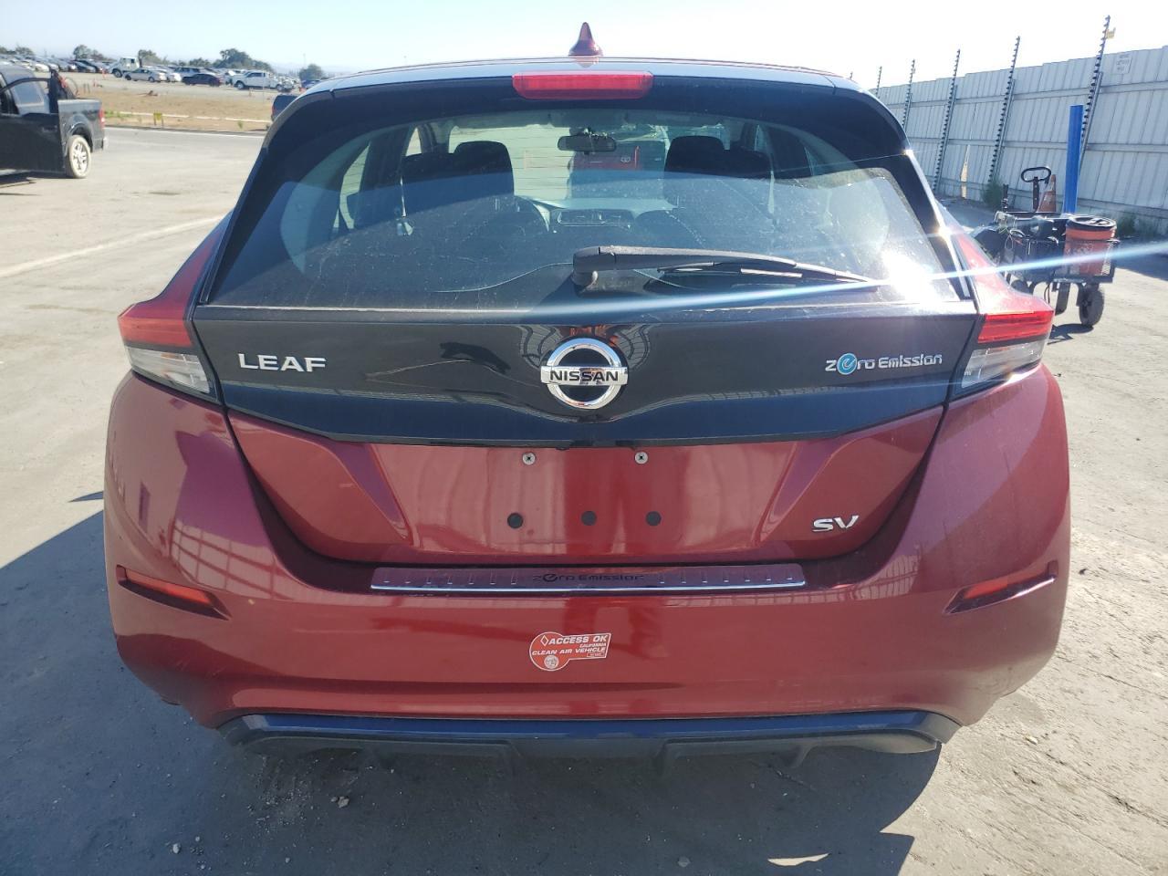 2018 NISSAN LEAF