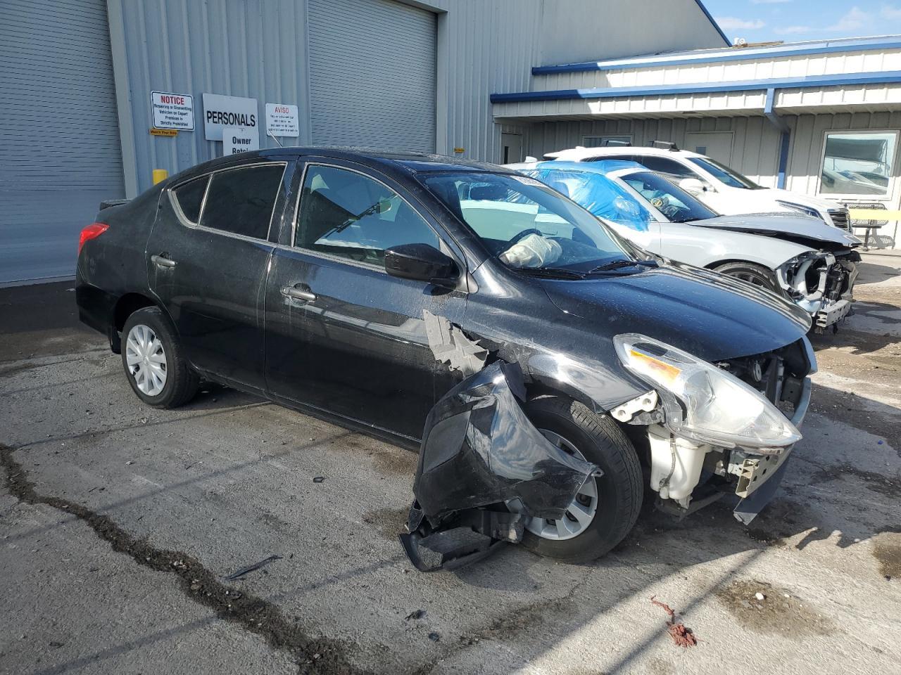 2018 NISSAN VERSA