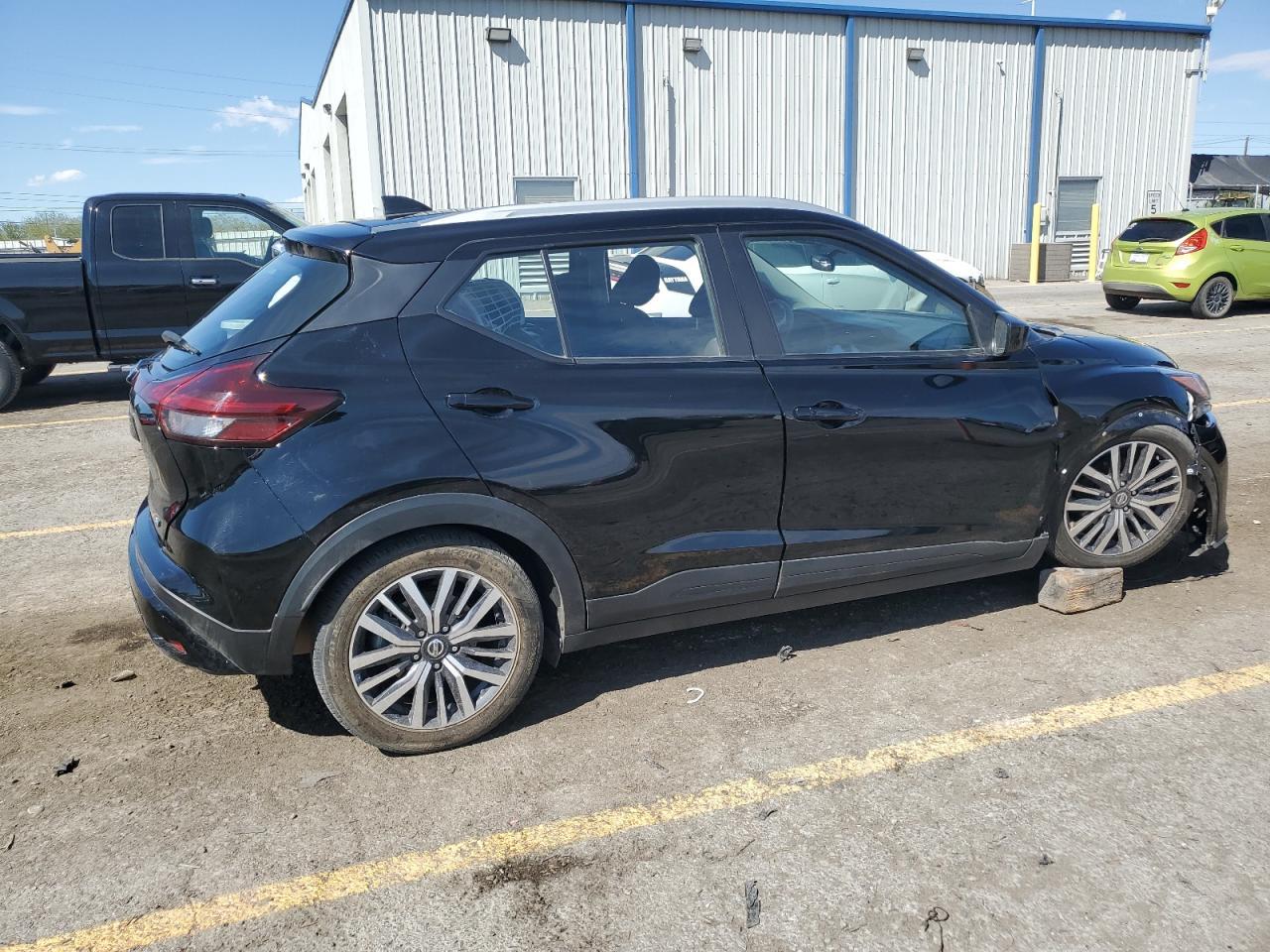 2021 NISSAN KICKS