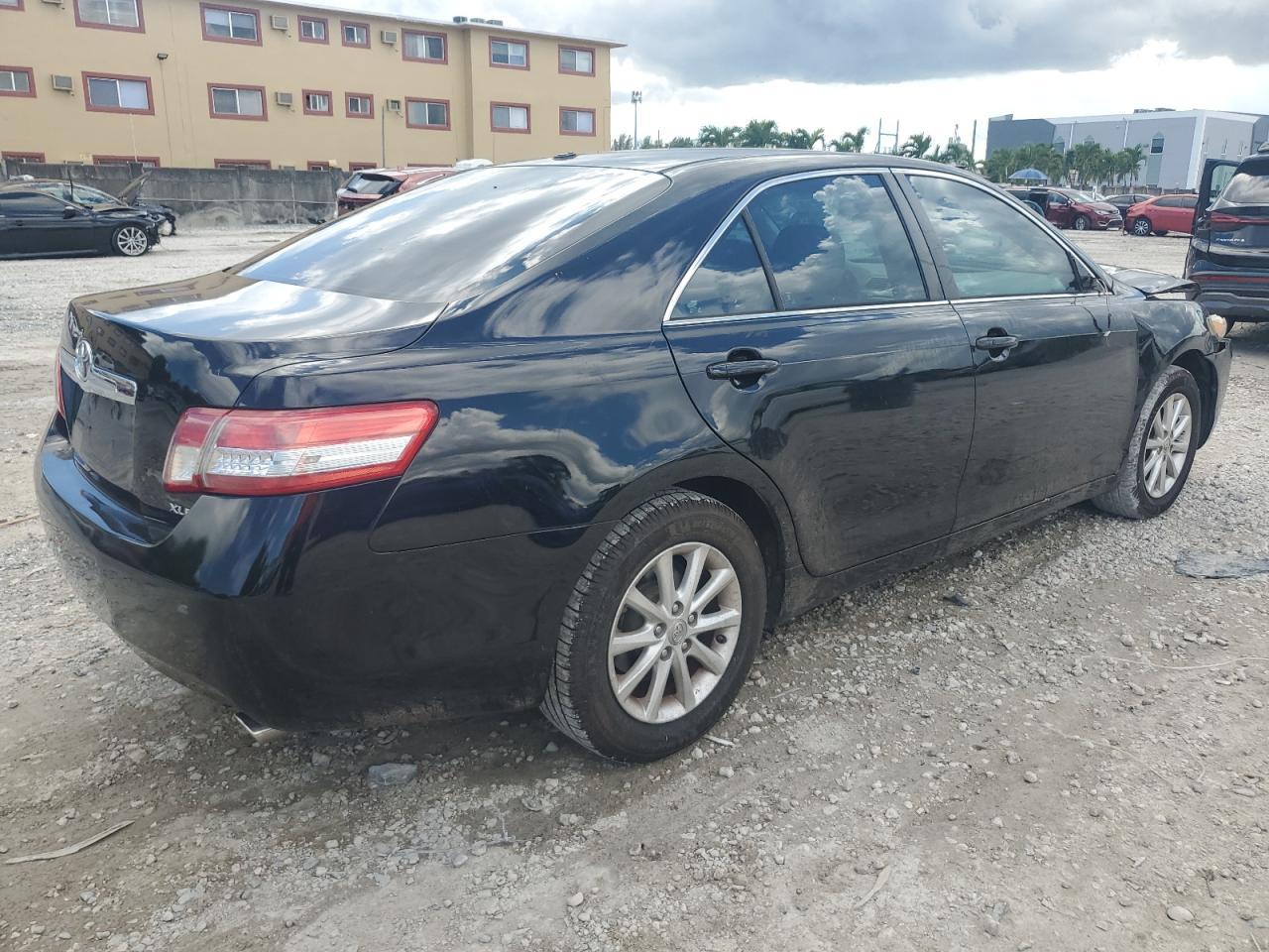 2011 TOYOTA CAMRY