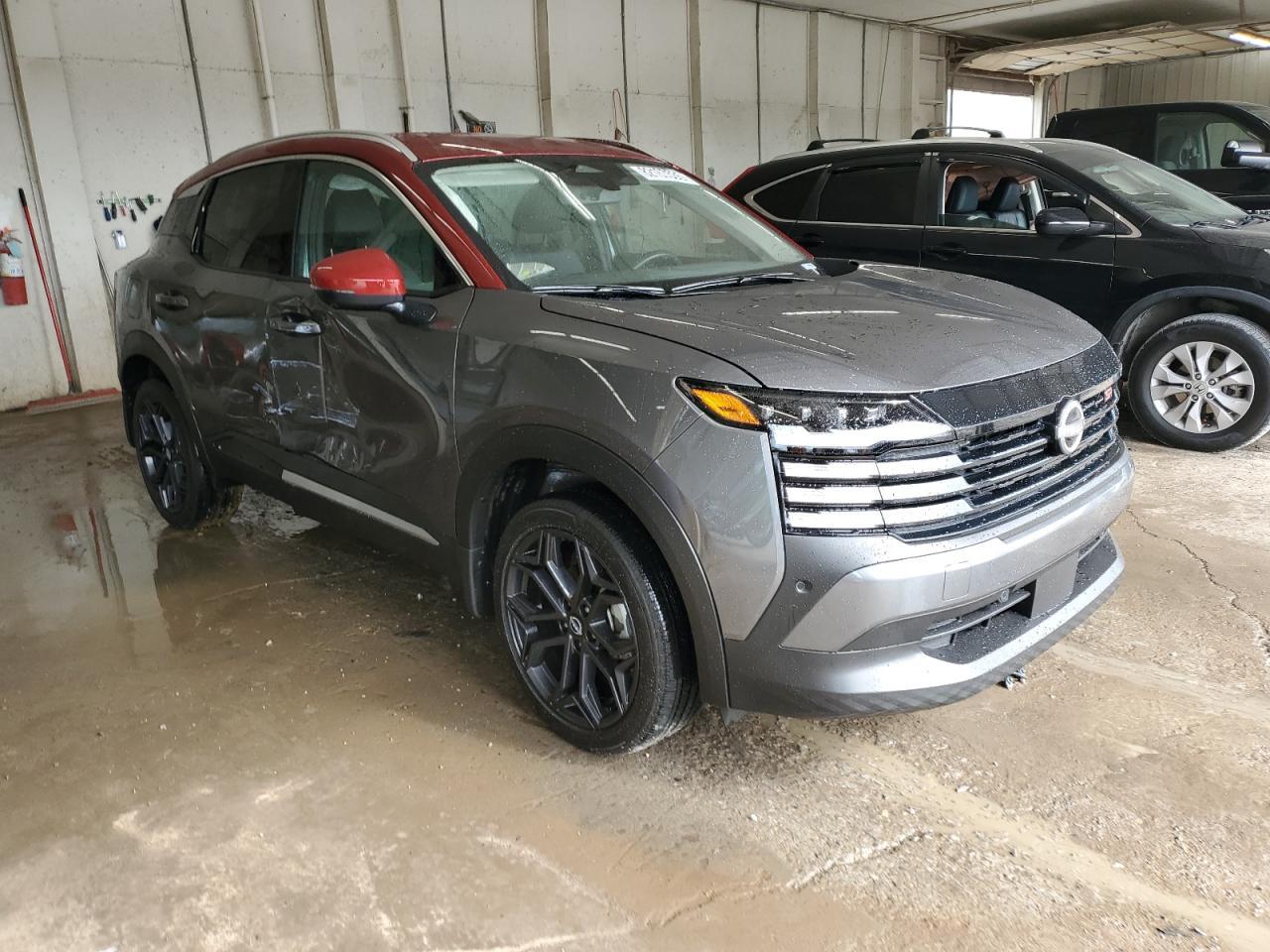 2025 NISSAN KICKS