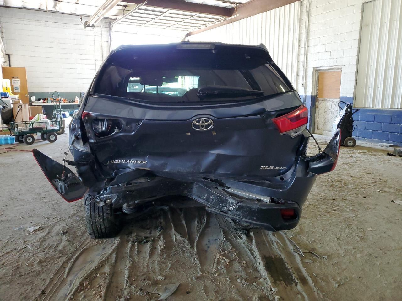 2018 TOYOTA HIGHLANDER