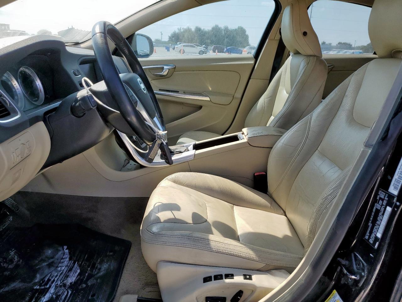 2013 VOLVO S60