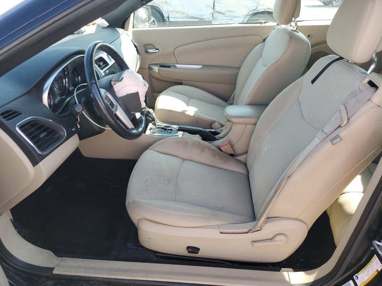 2011 CHRYSLER 200