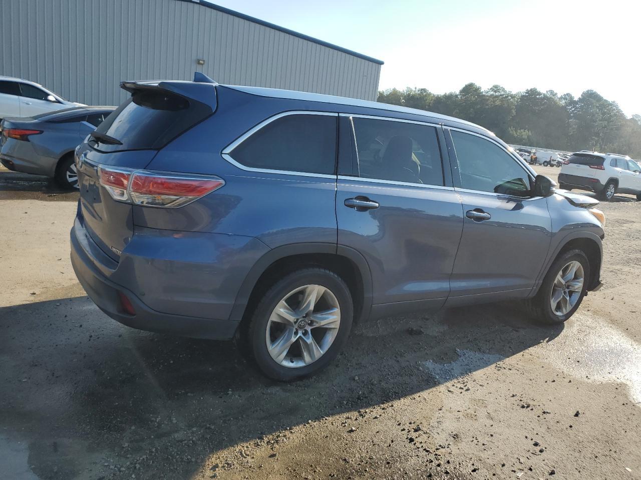 2016 TOYOTA HIGHLANDER