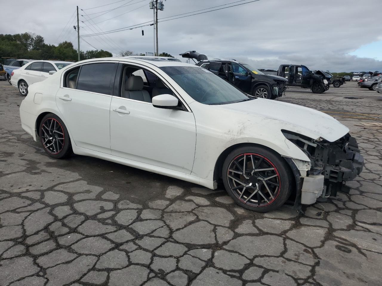 2011 INFINITI G37