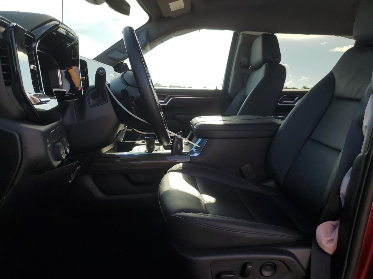 2025 CHEVROLET Silverado
