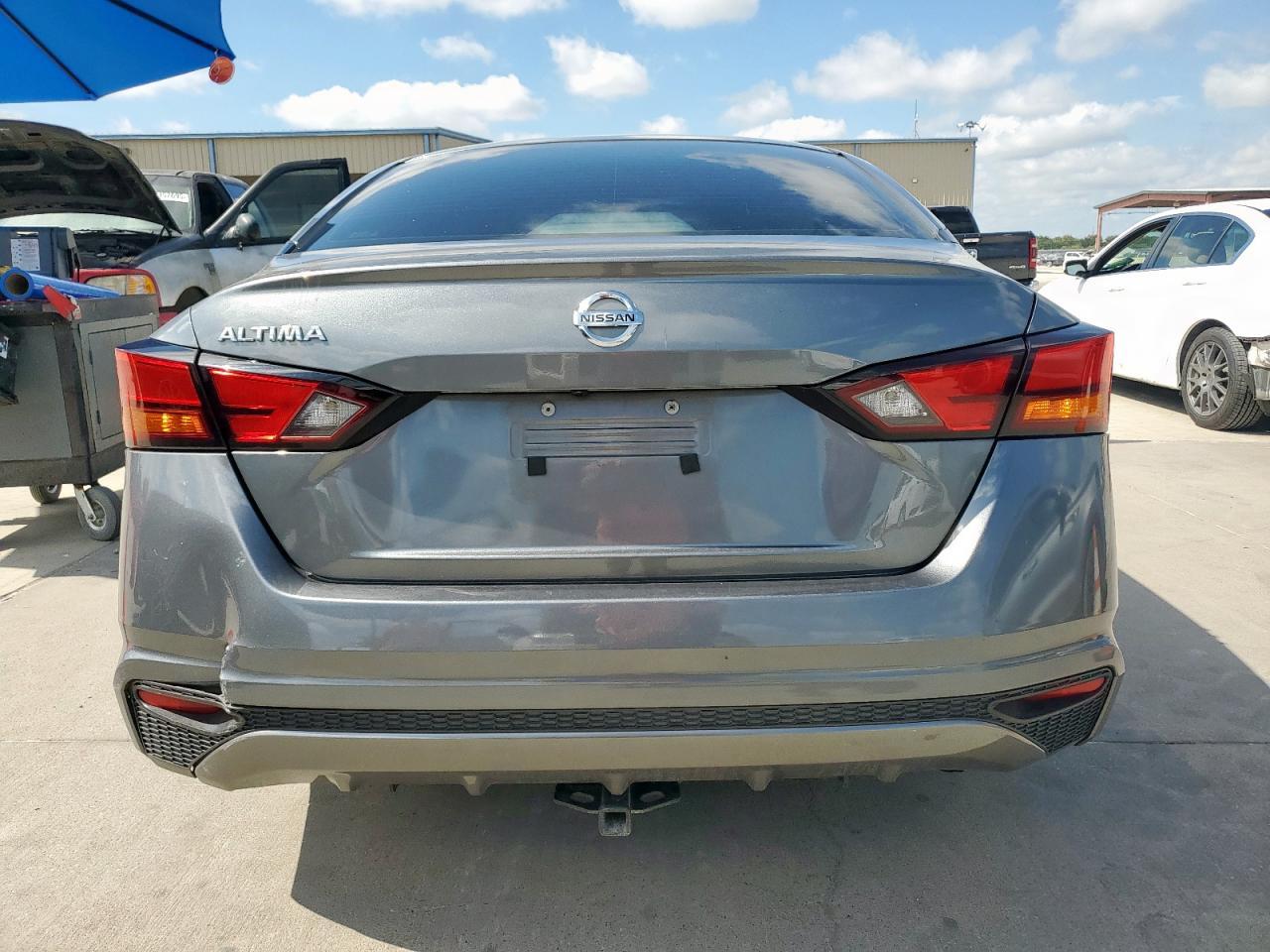2022 NISSAN ALTIMA